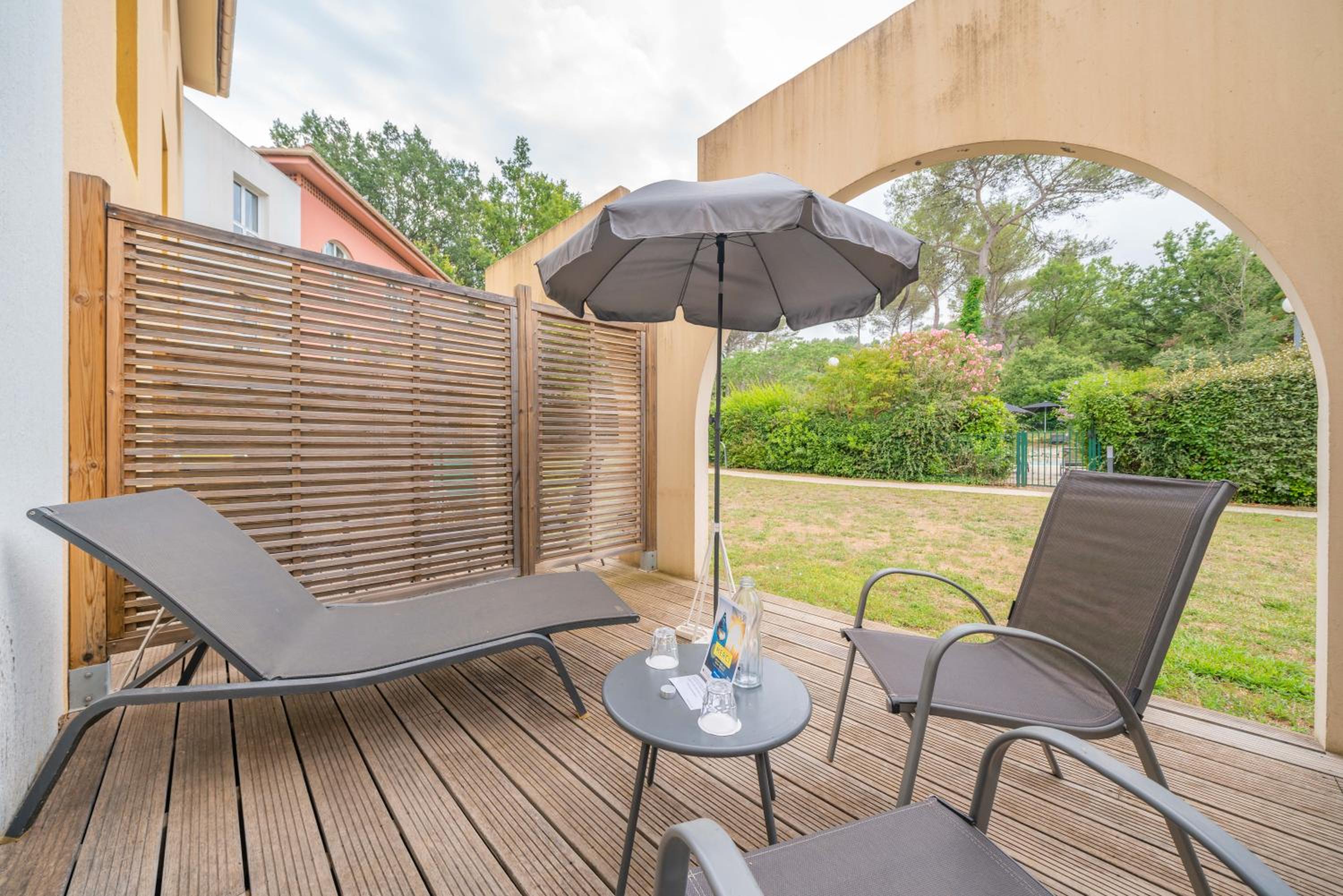 Superior Double Room with Sofa Bed and Terrace - Photo 3