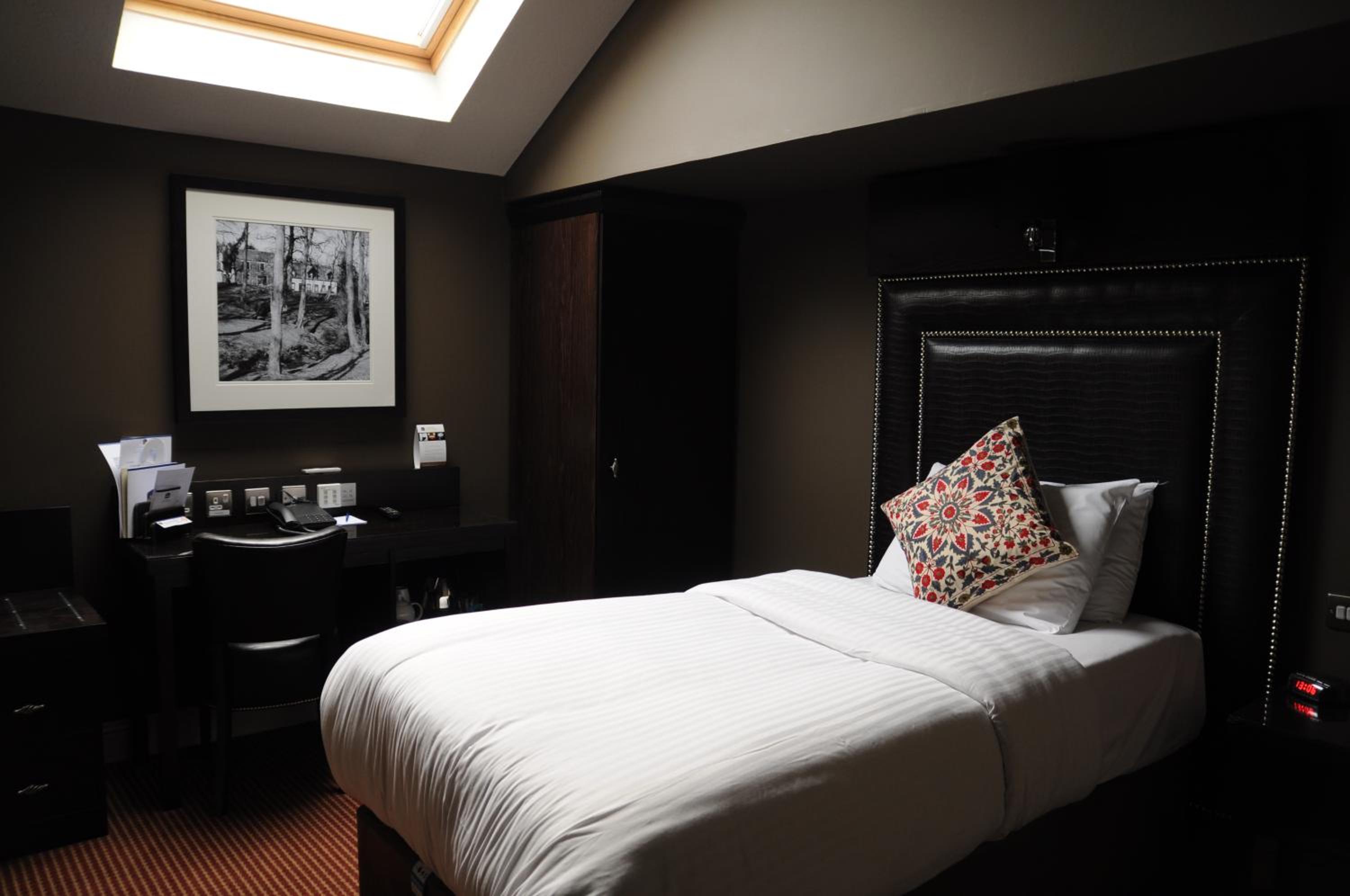 Standard Single Room - Non-Smoking photo 2