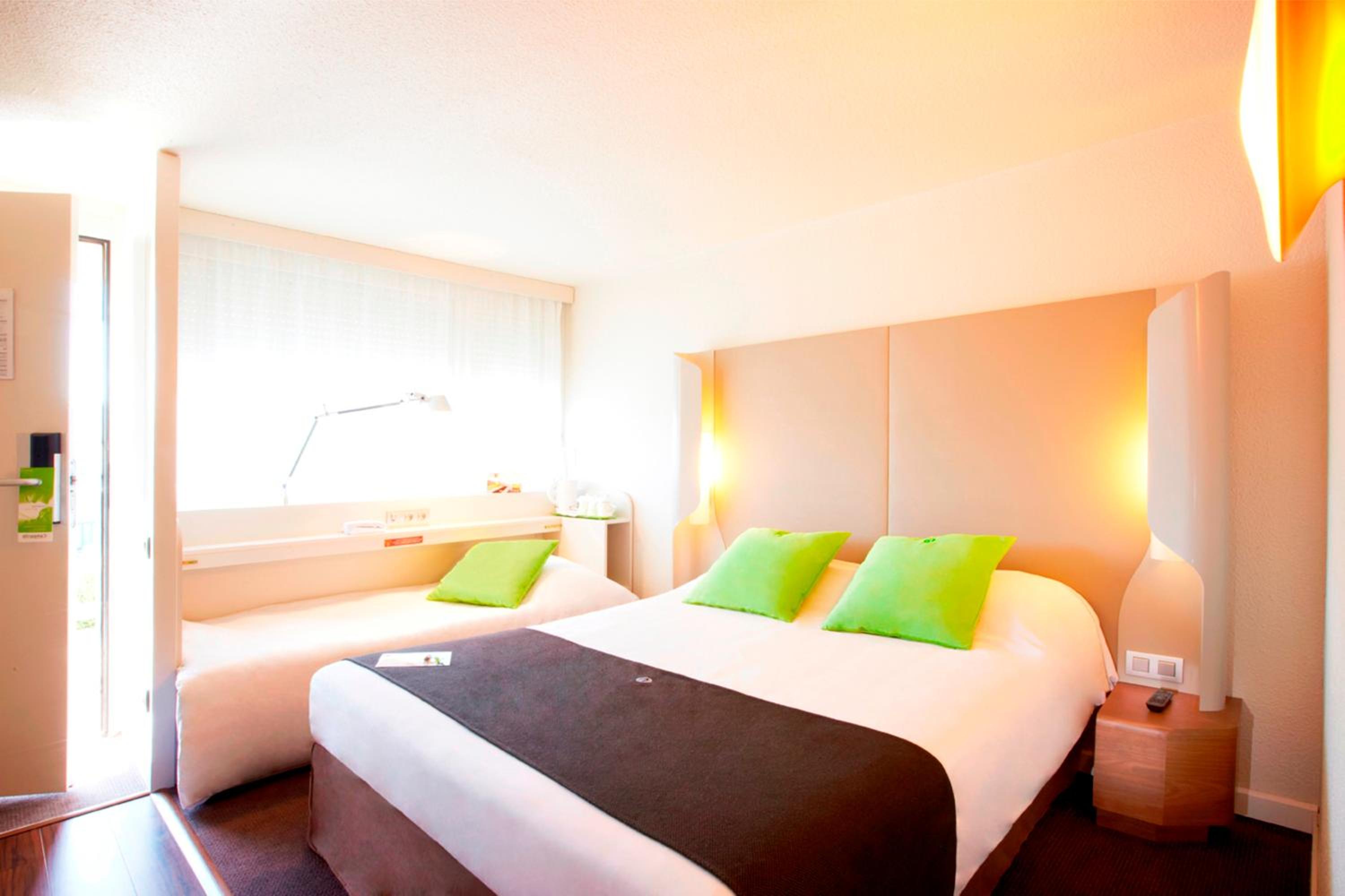 Standard Double Room - Photo 15