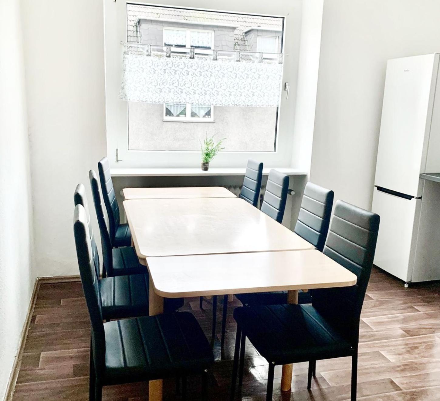 Three-Bedroom Apartment with Balcony photo 2