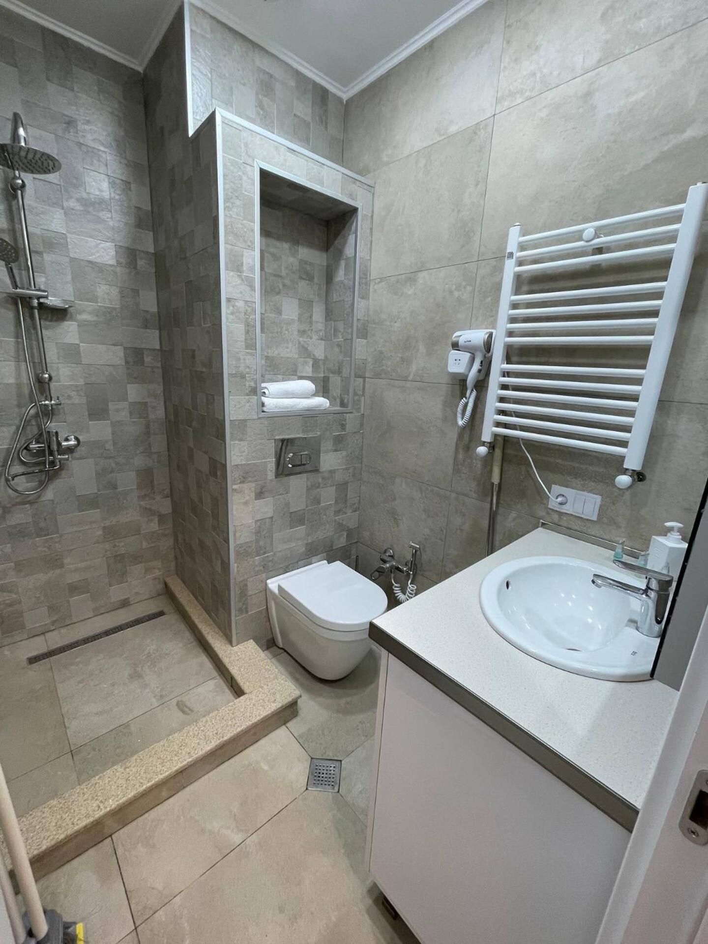 Studio Apartment with King Bed photo 2