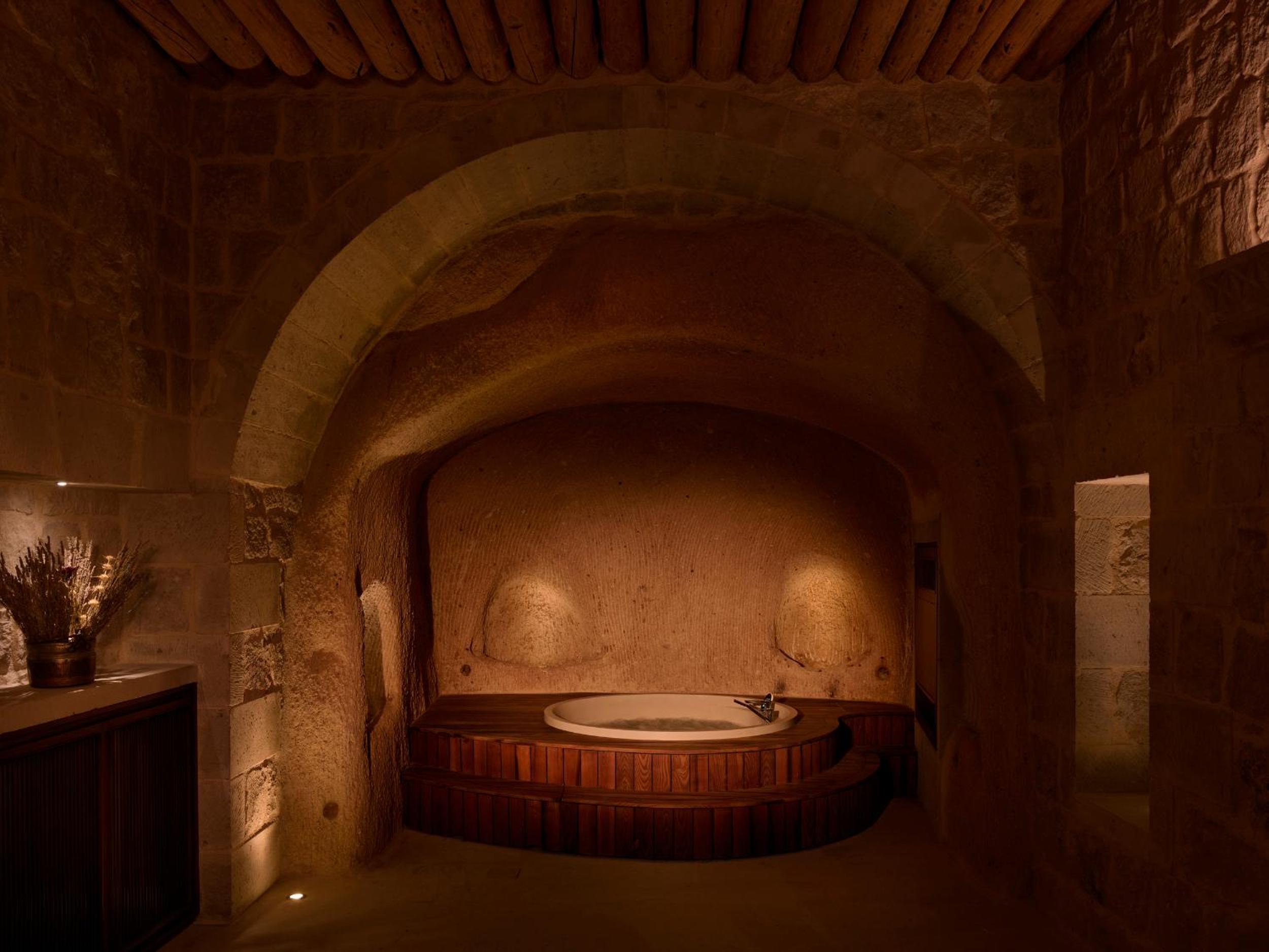 Suite with Jacuzzi Access (Non Smoking) photo 2