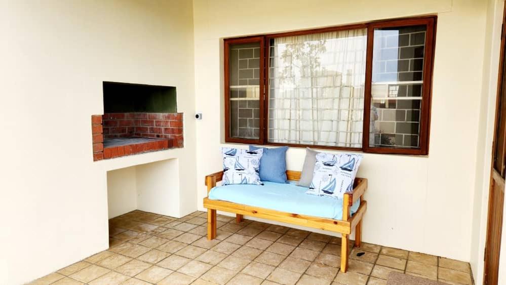 Three-Bedroom House photo 2