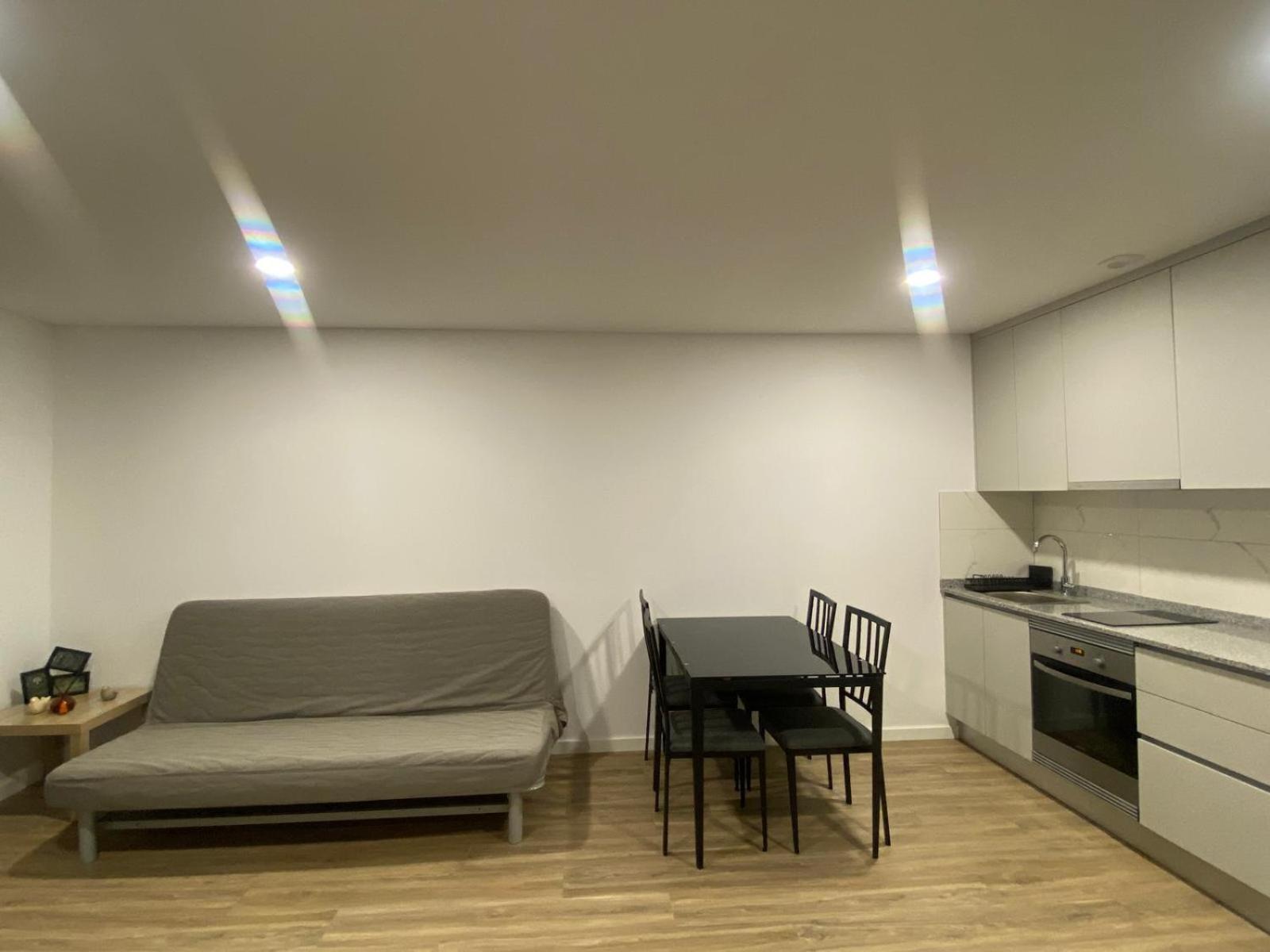 One-Bedroom Deluxe Apartment - Photo 11