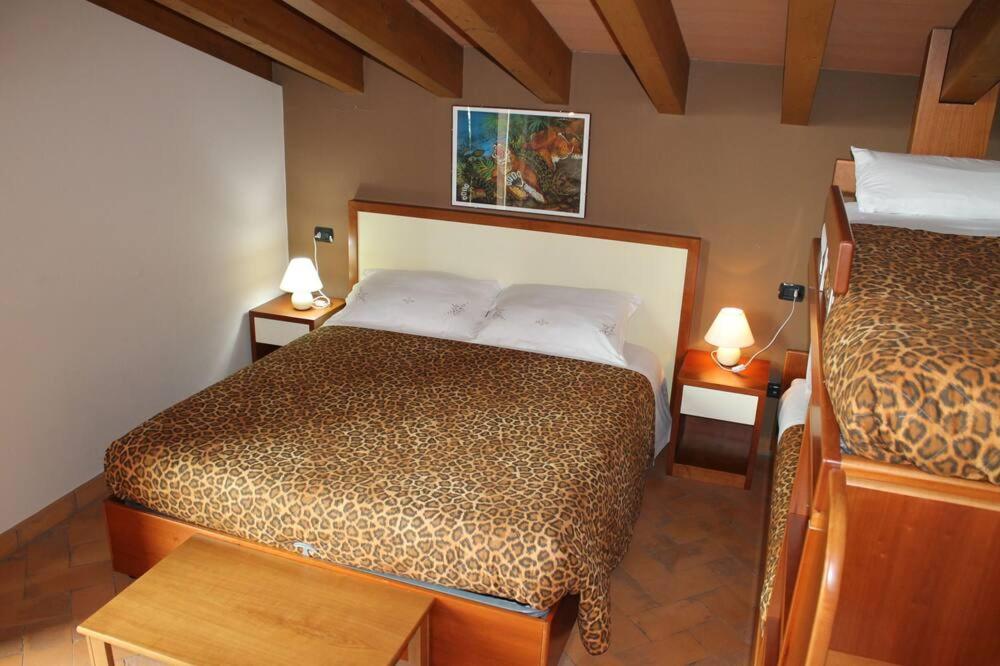 Quadruple Room with Private Bathroom photo 3