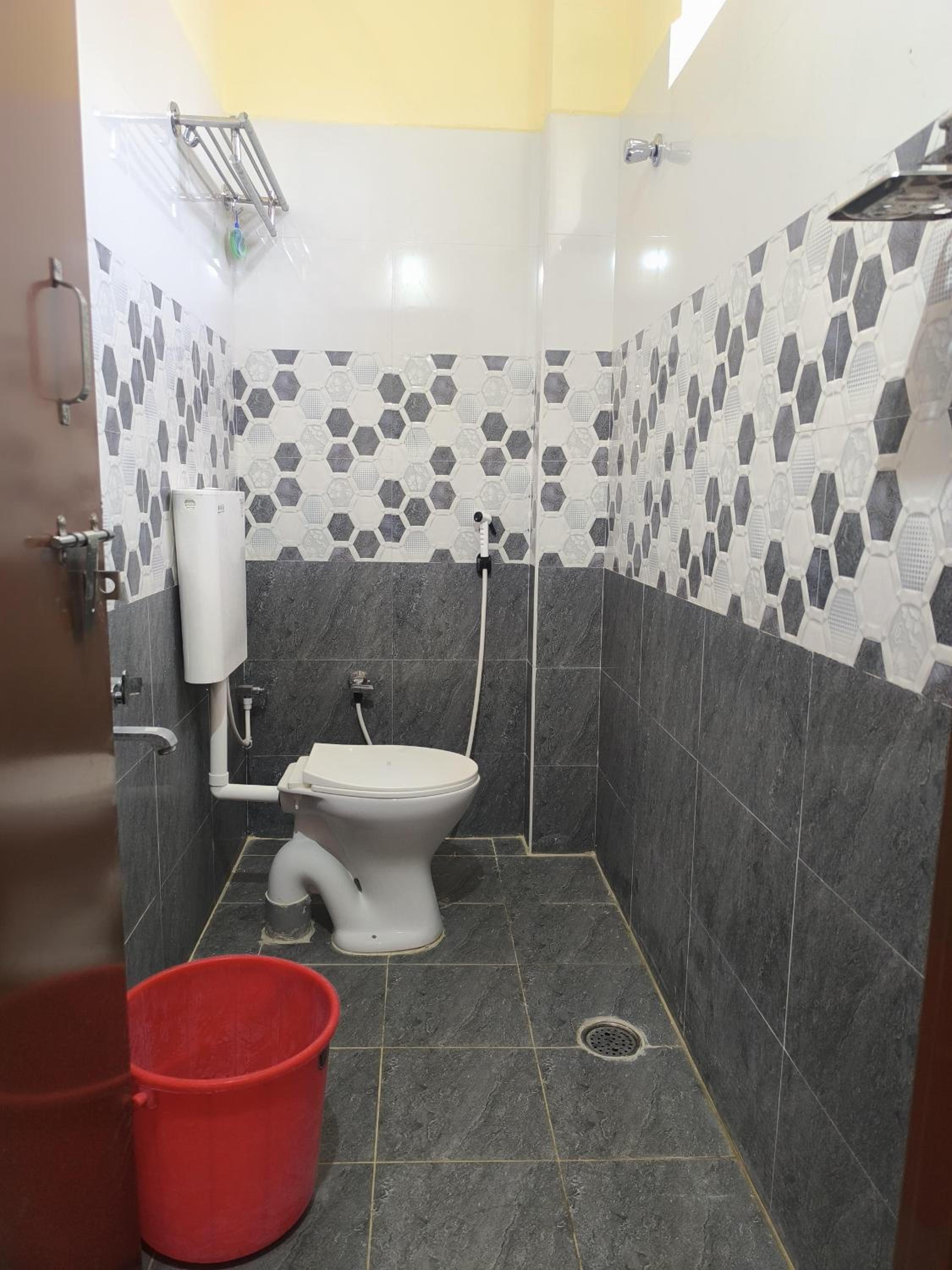 Deluxe Double Room (2 Adults + 1 Child) photo 2
