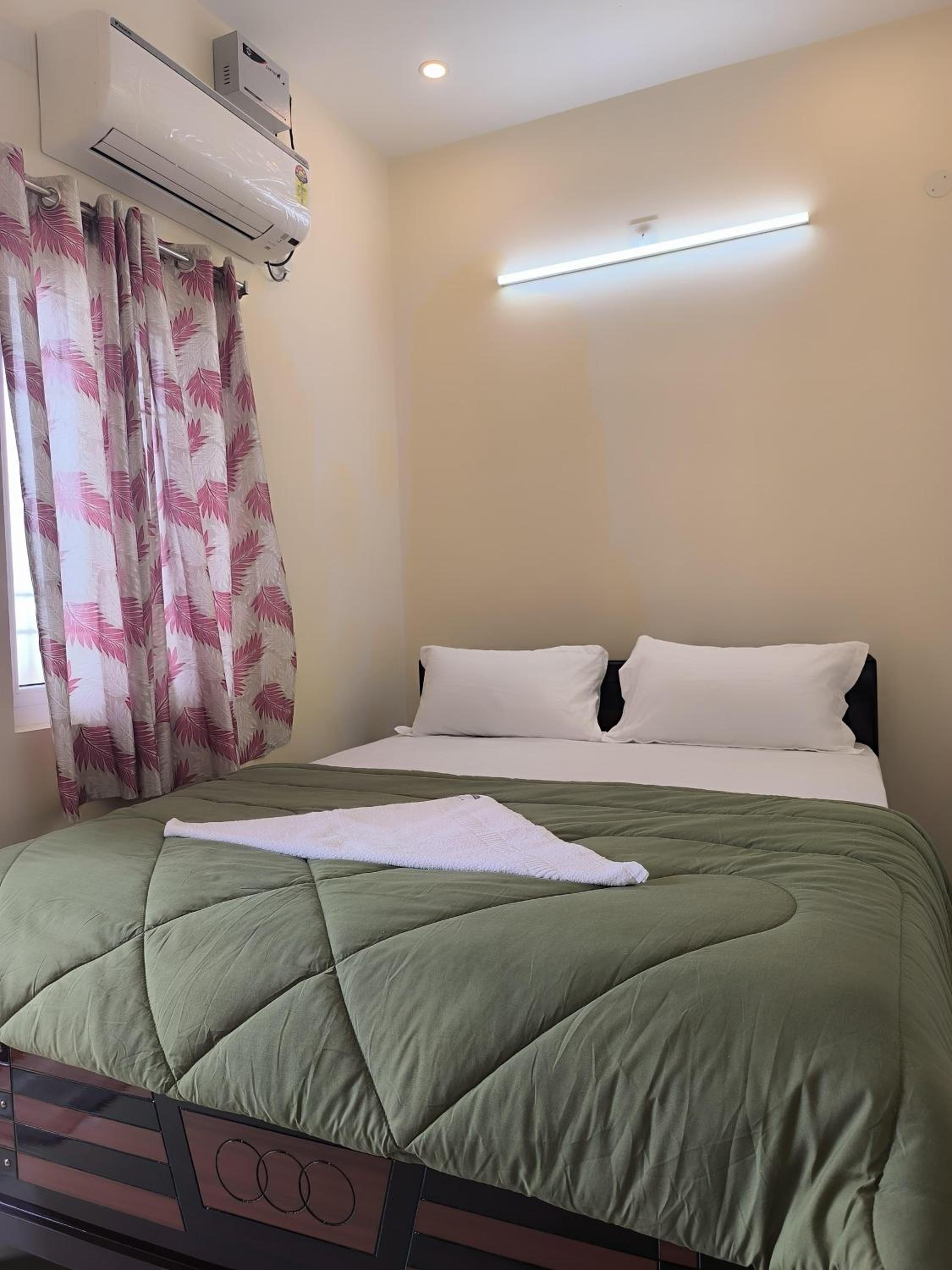 Deluxe Double Room (2 Adults + 1 Child) photo 1