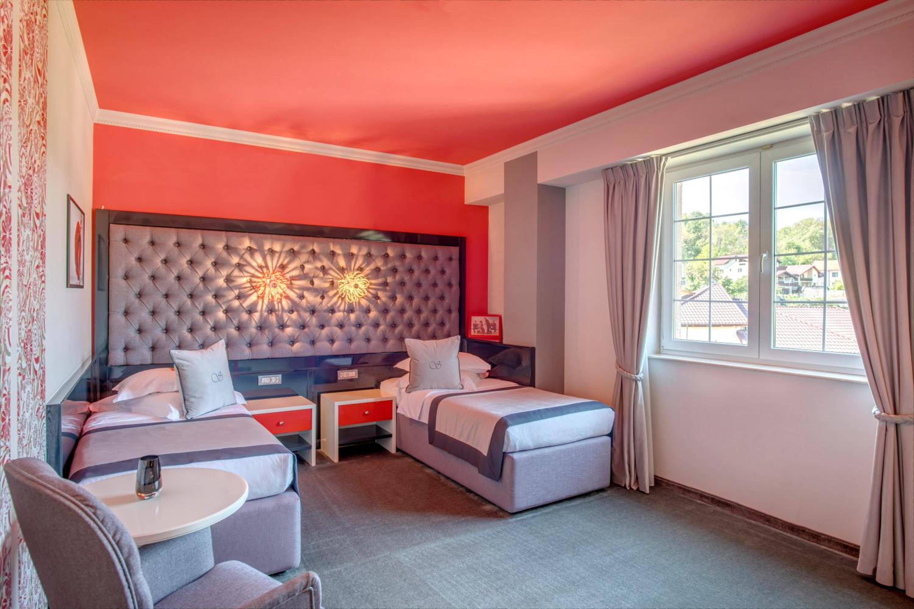 Modern Deluxe Twin Room - Photo 1