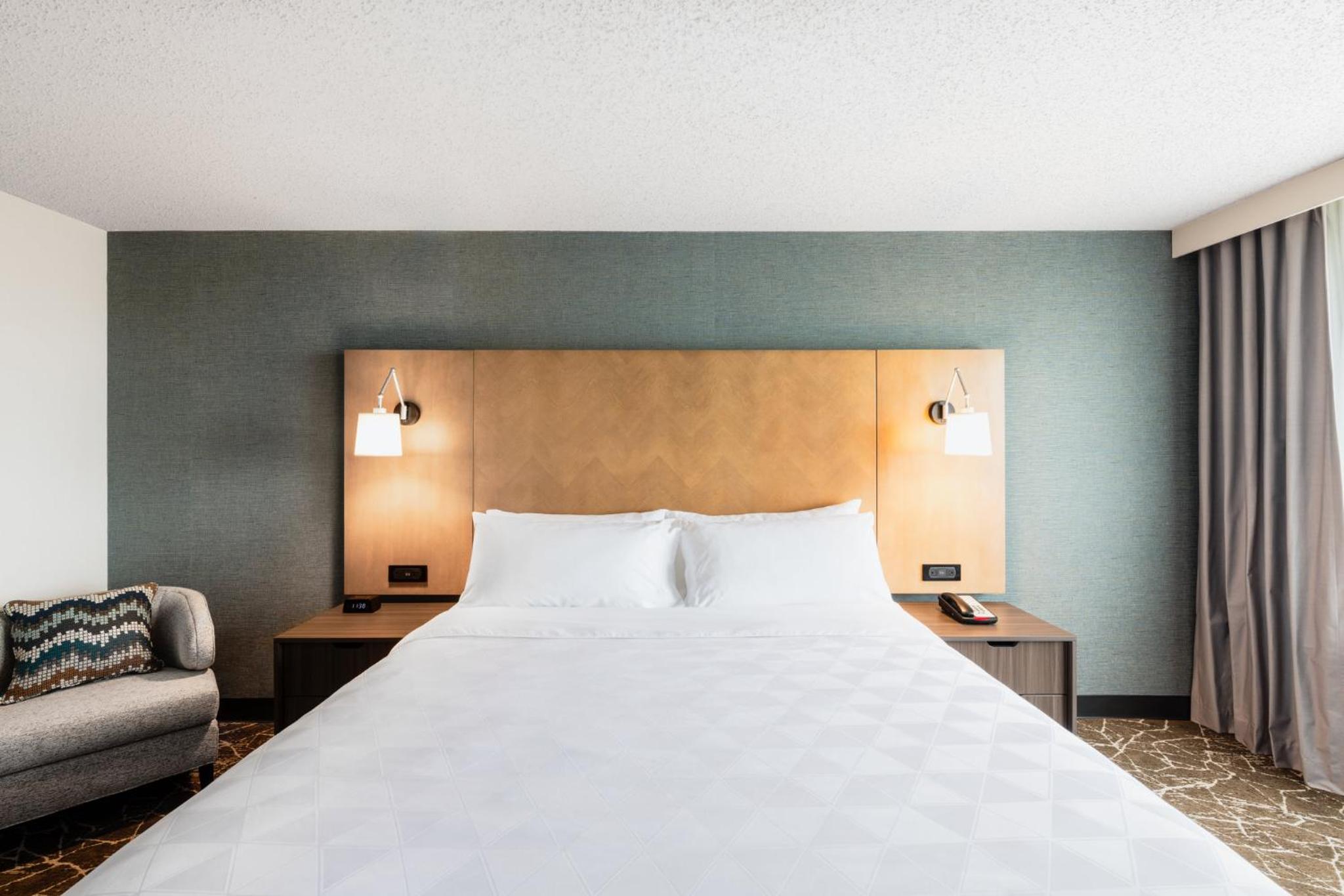 Standard King Room - Photo 3
