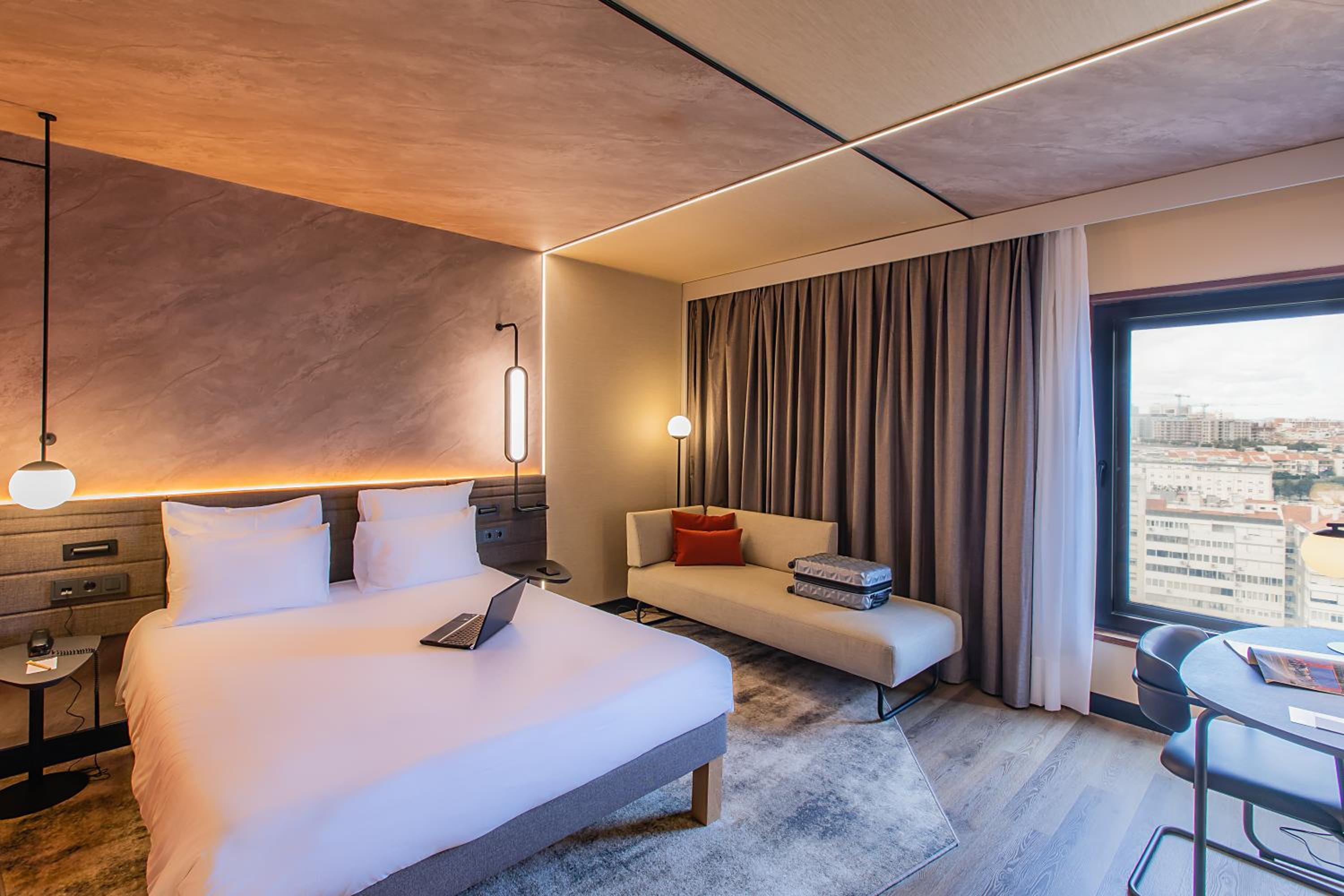 Superior Twin Room with Sofa Bed - Photo 1