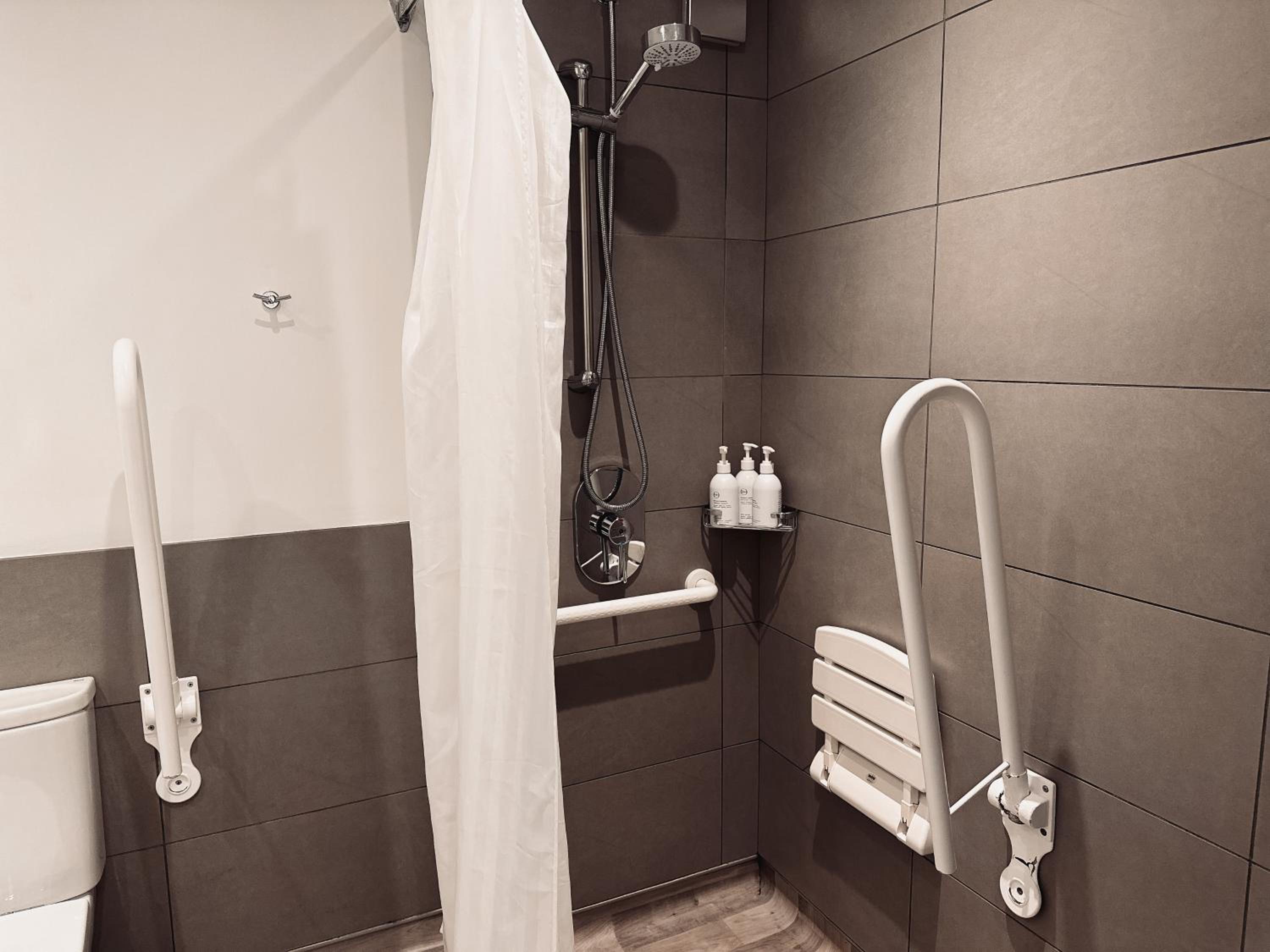 Fabulous Accessible Room - Thermal Journey not included