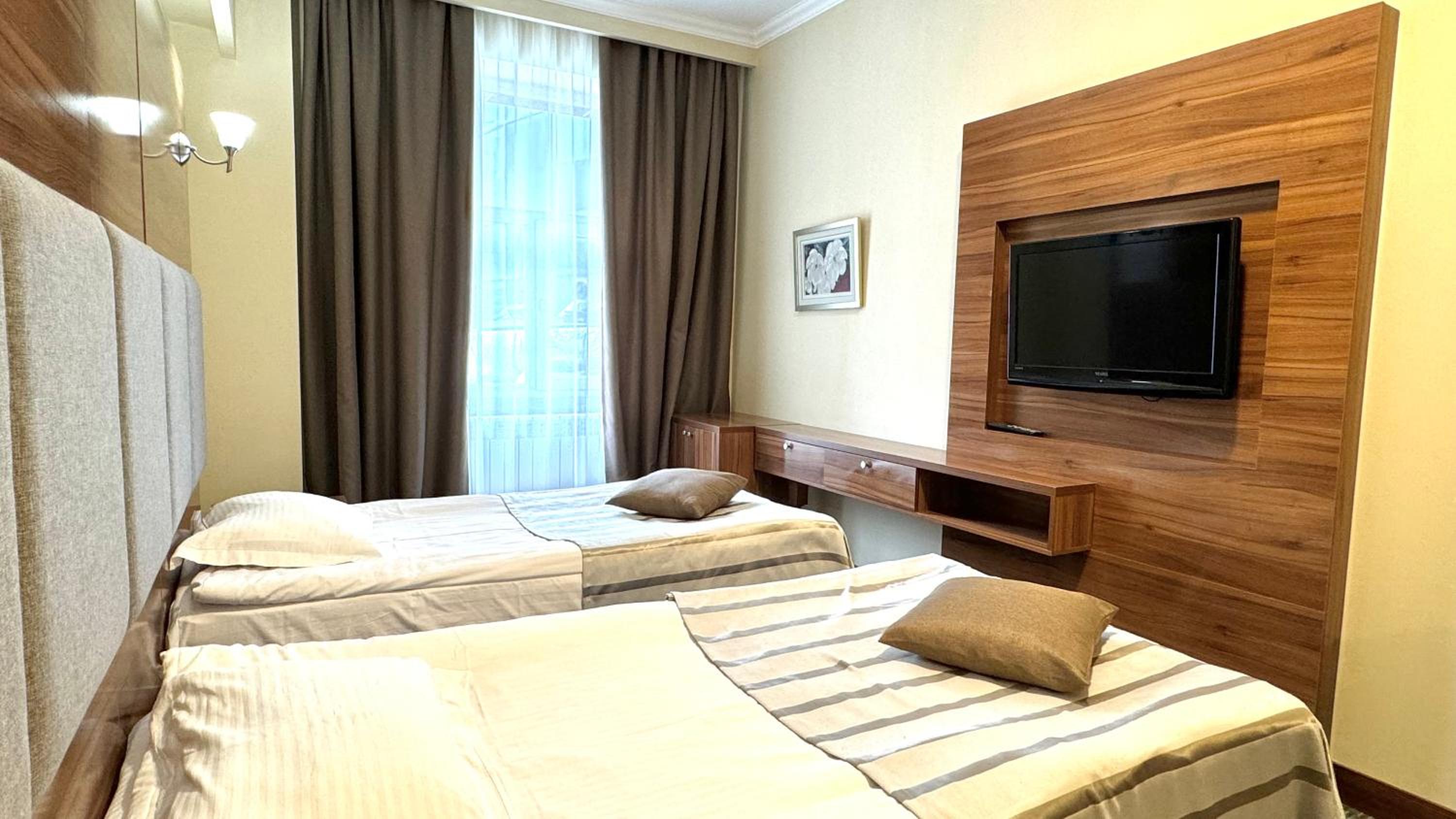 Superior Double or Twin Room photo 3