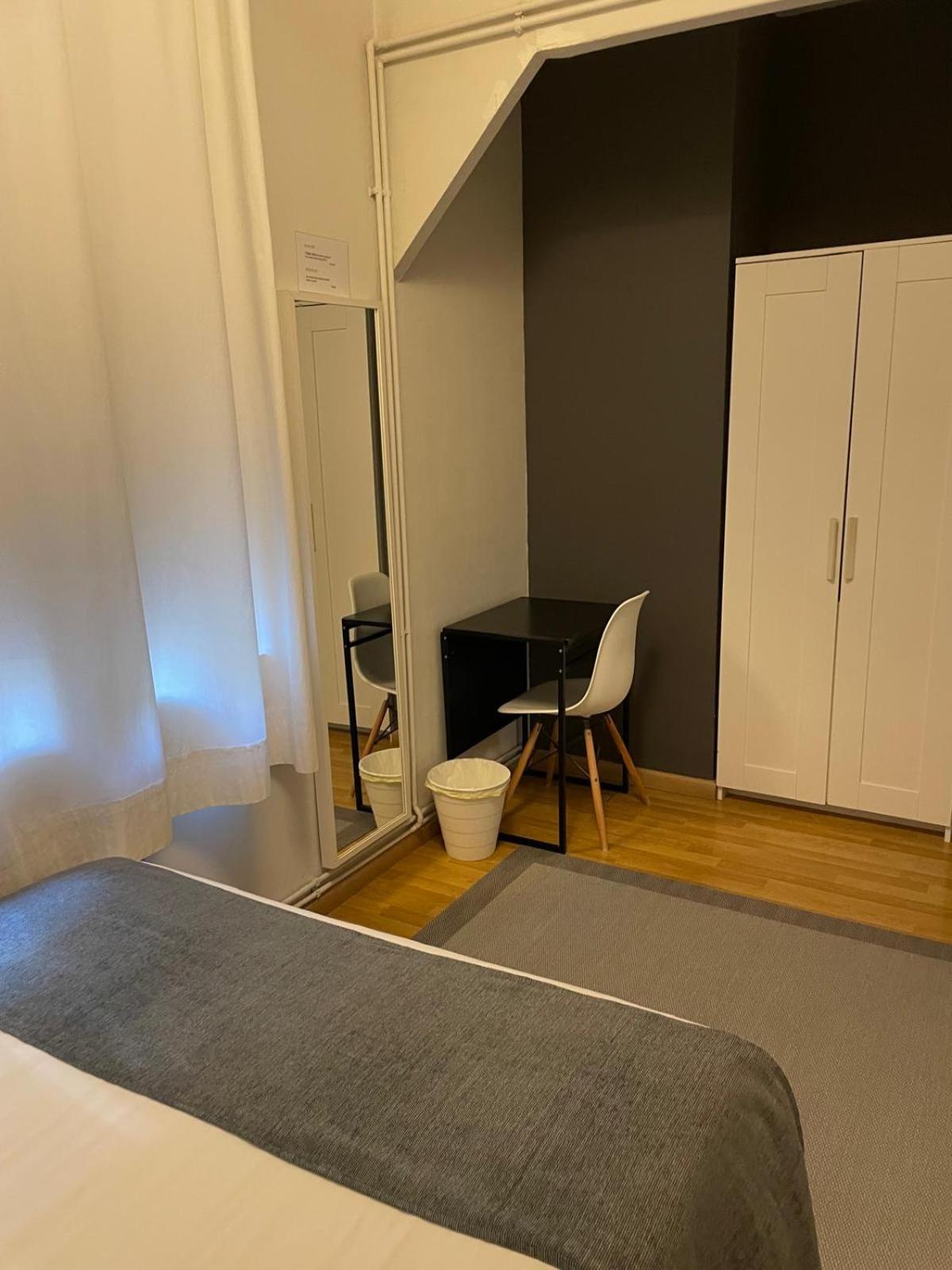 Double Room with Private Bathroom photo 2