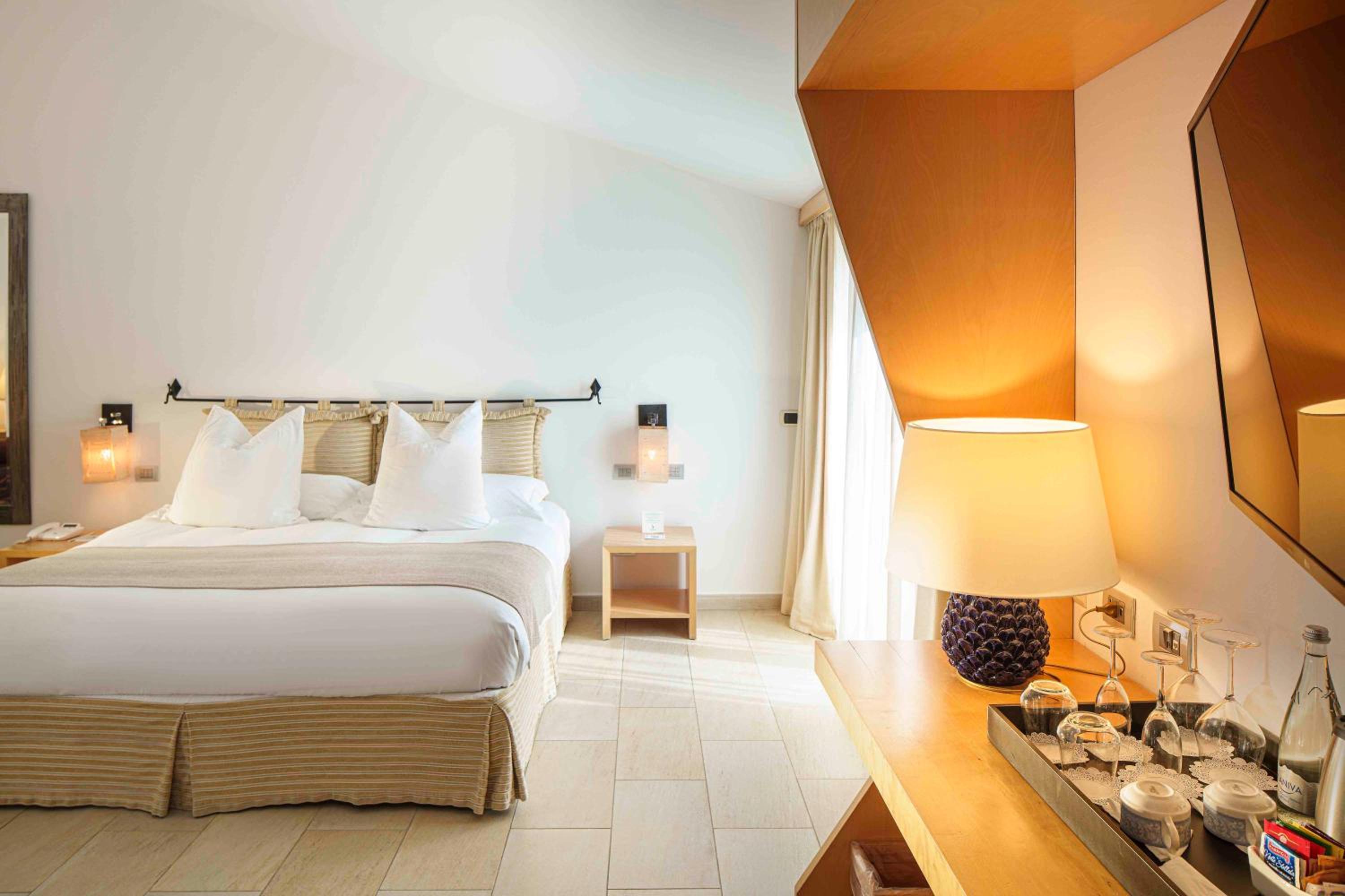 Executive Suite - Photo 7