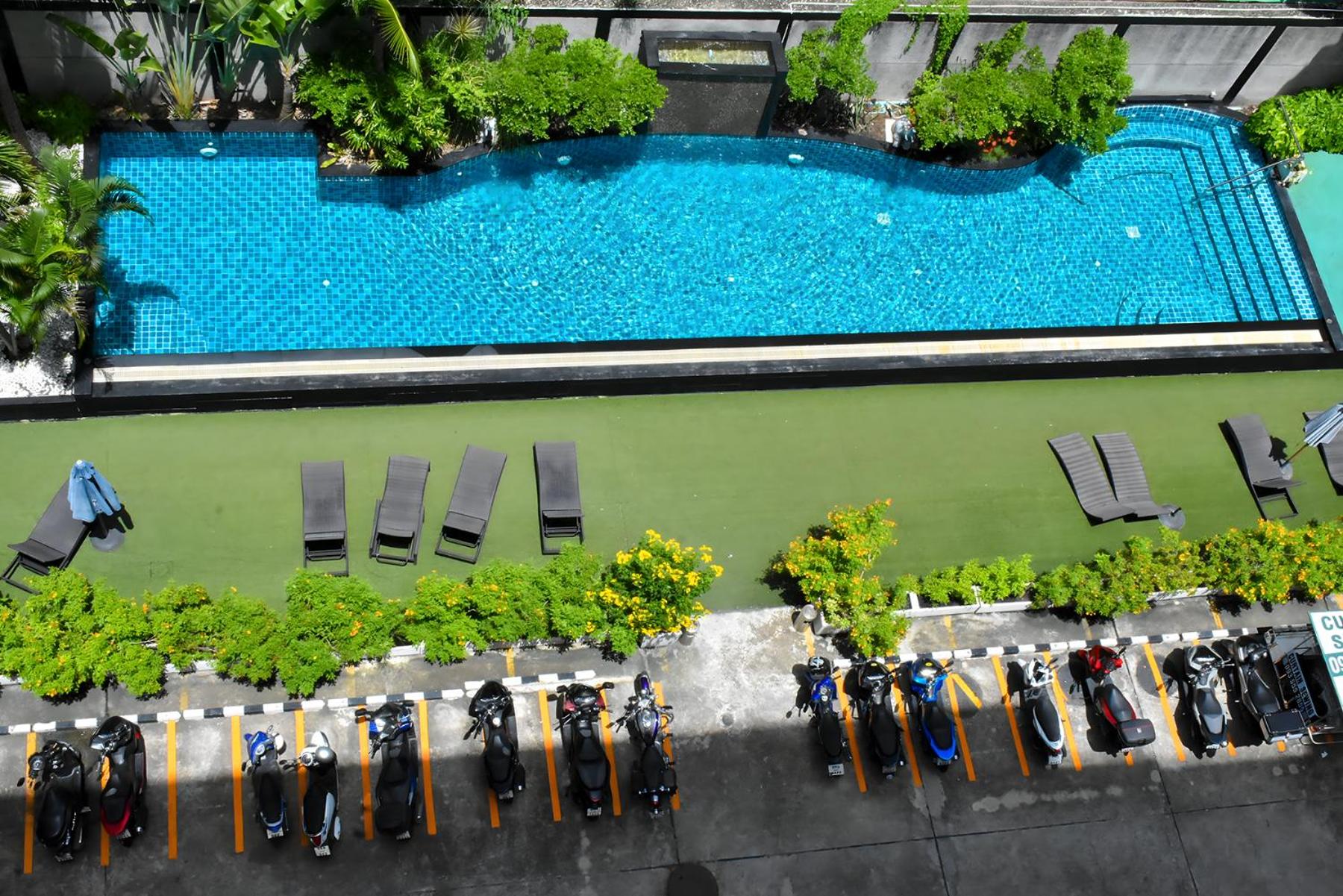 Apartment with Pool View  photo 2