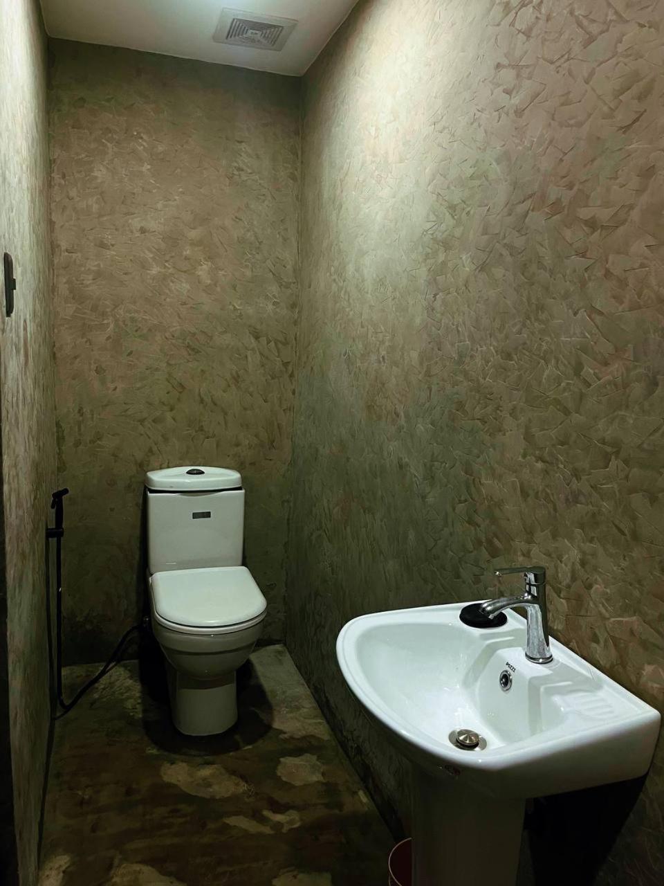 Family Room with Private Bathroom photo 2