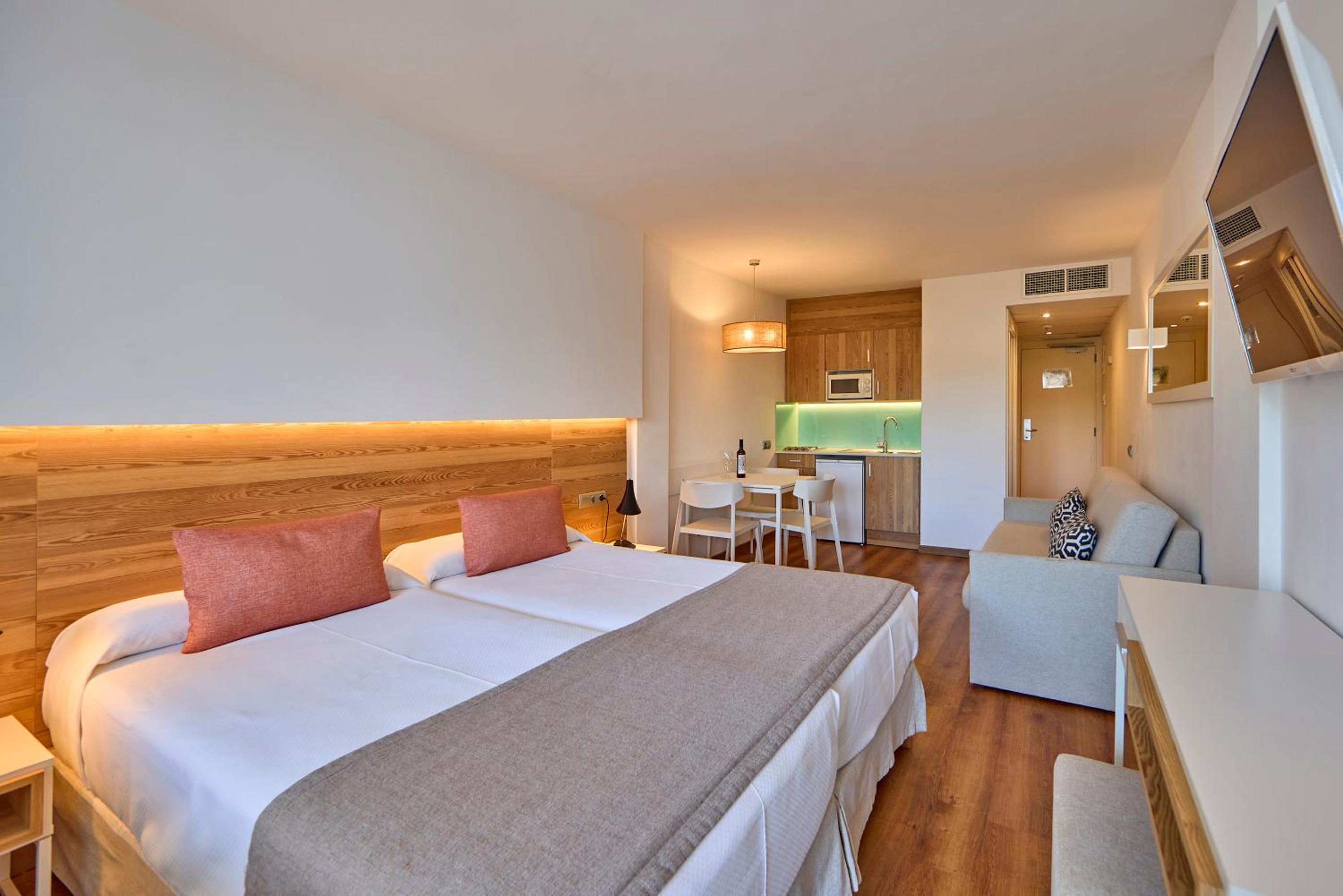 Estudio confort con vista al jardín