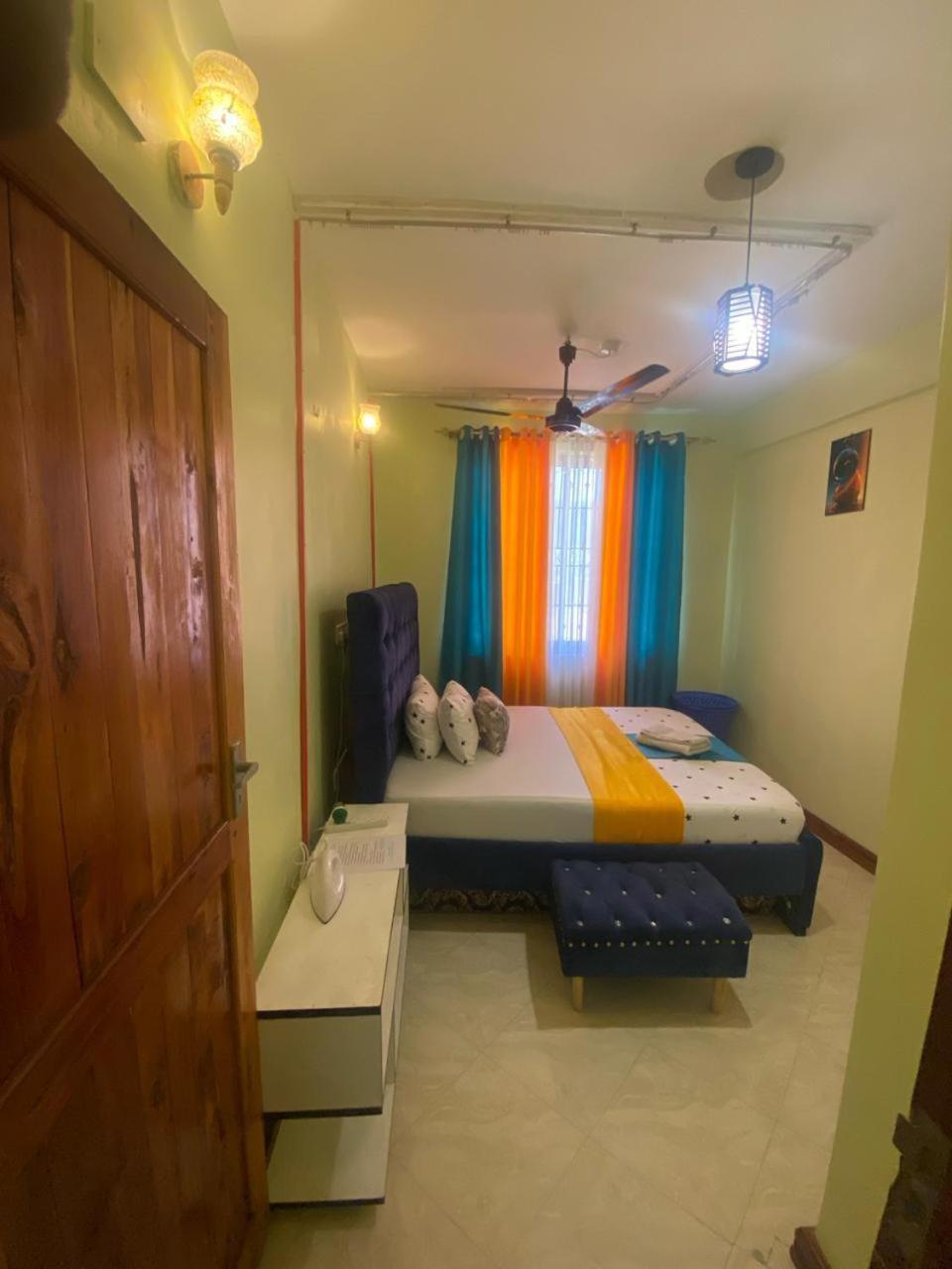 One-Bedroom Apartment photo 2