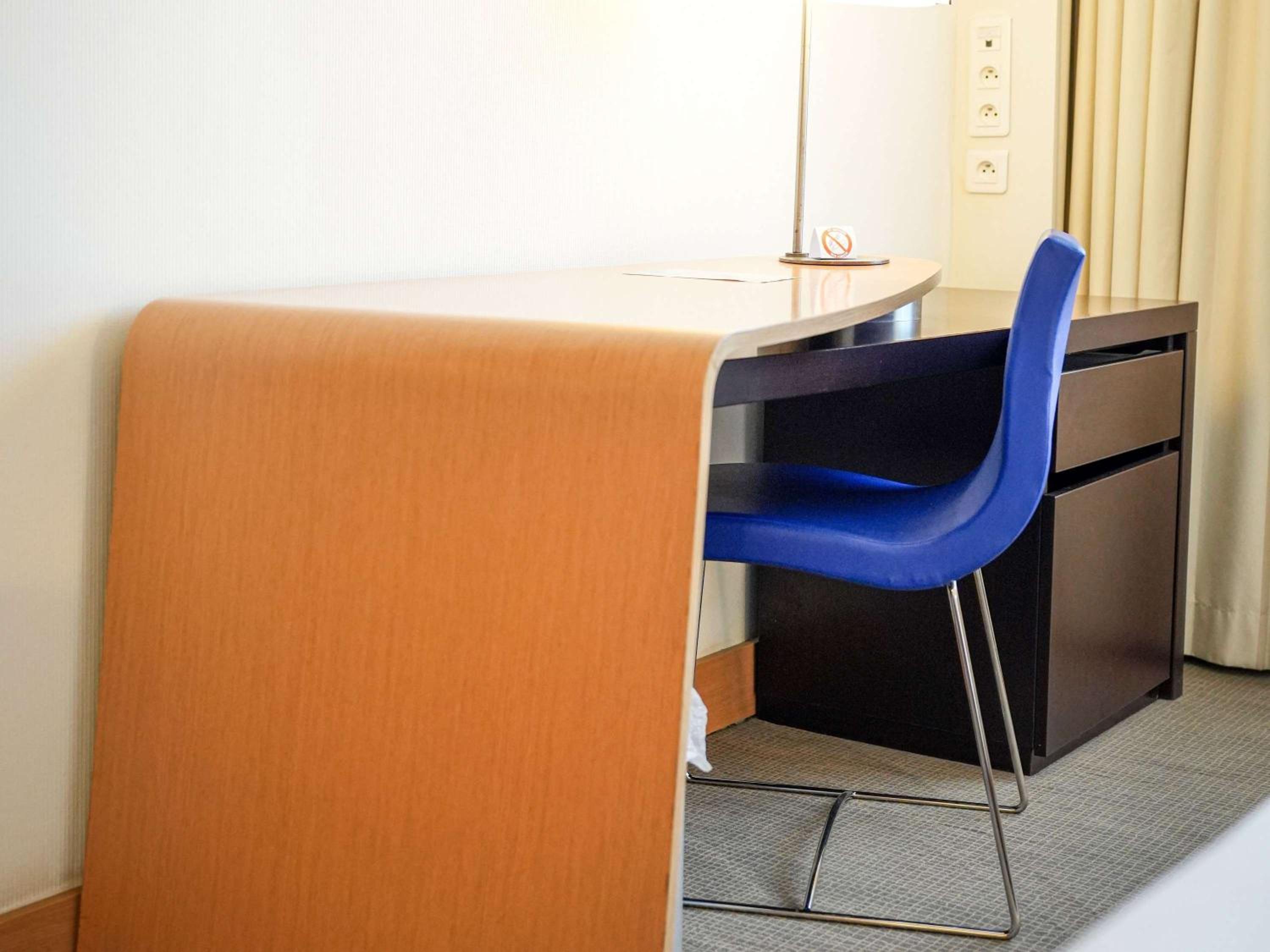 Executive Suite - Photo 5