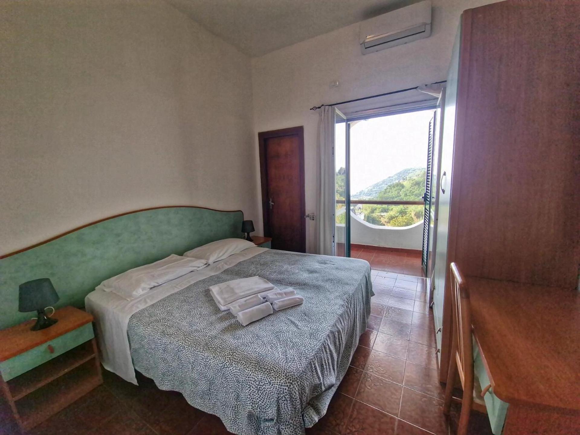 Double Room with Sea View - Photo 1