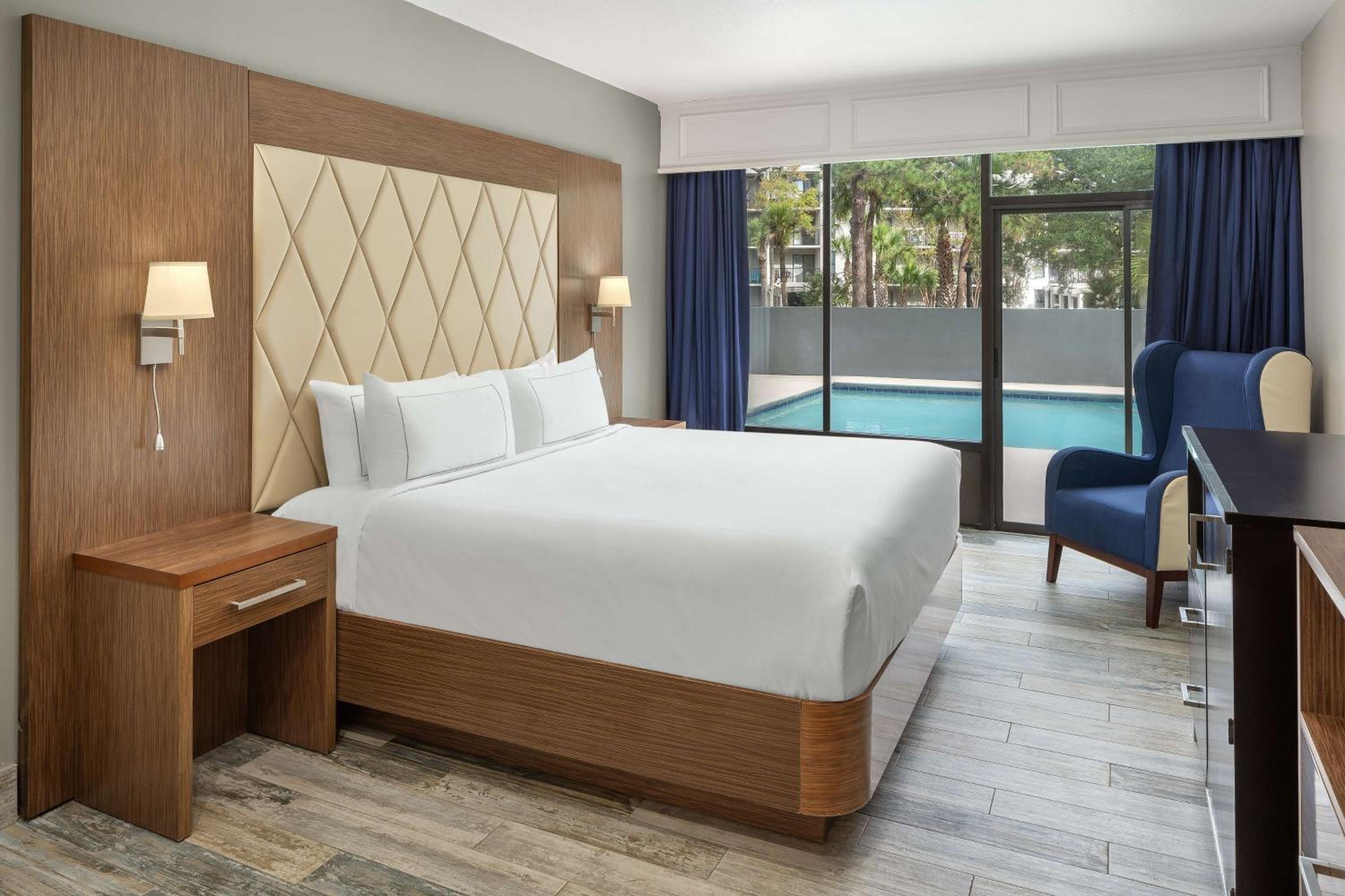 King Studio with Balcony and Fireplace