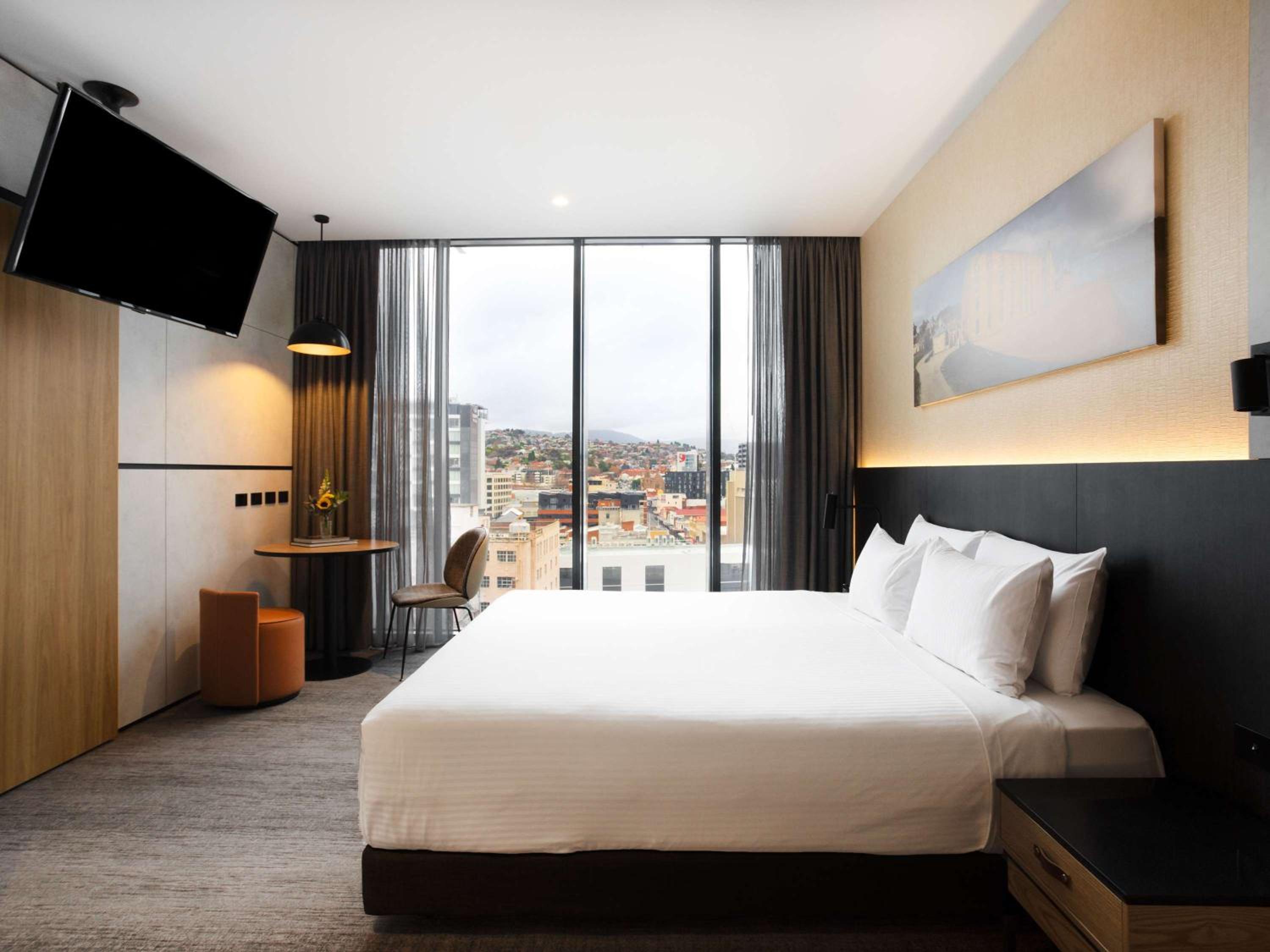 Superior King Room City View  - Photo 1