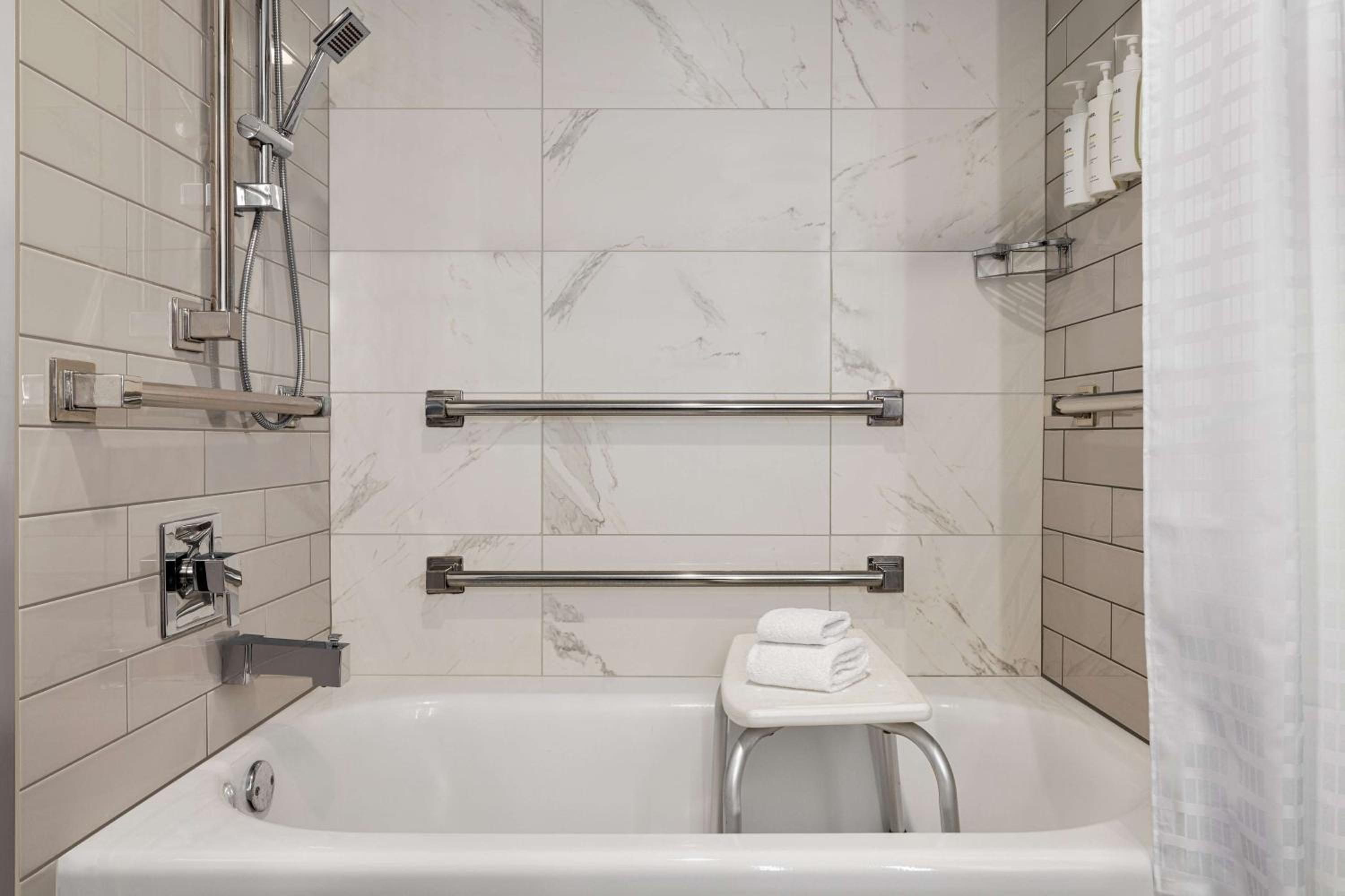 King Room with Balcony and Tub - Mobility and Hearing Accessible - Photo 2
