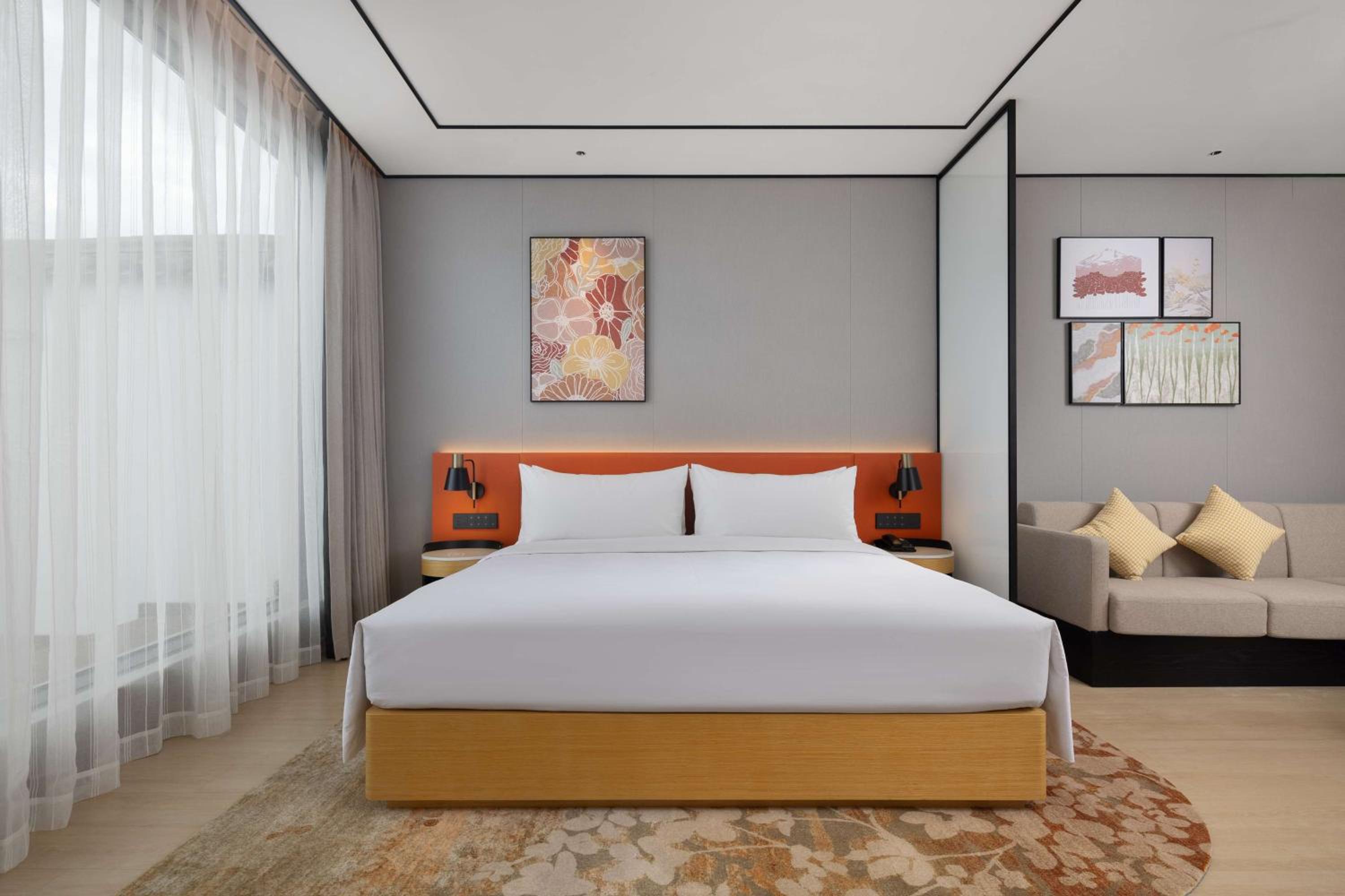 Premium King Room with Sofa Bed photo 2