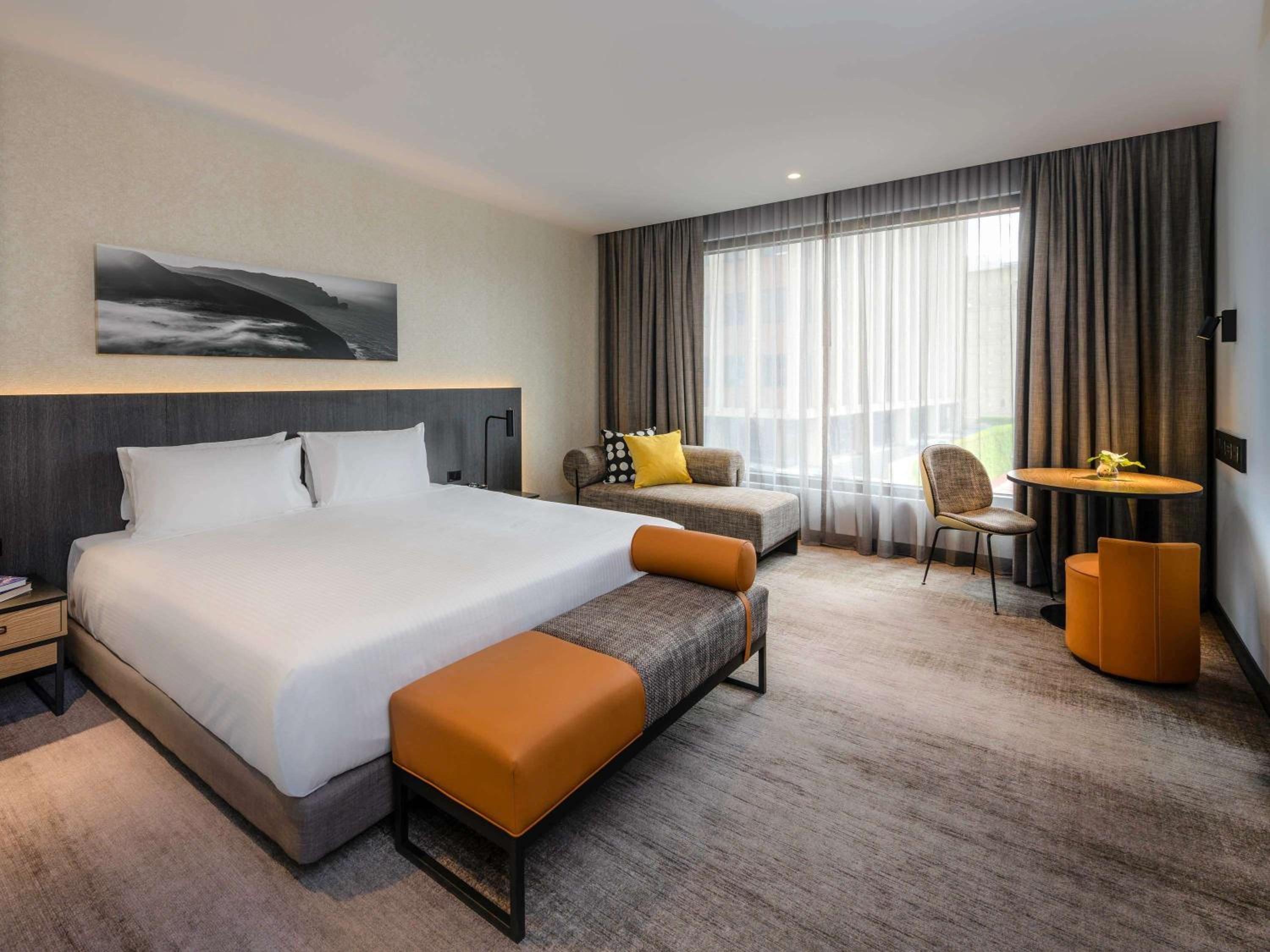 Superior King Room City View  - Photo 11