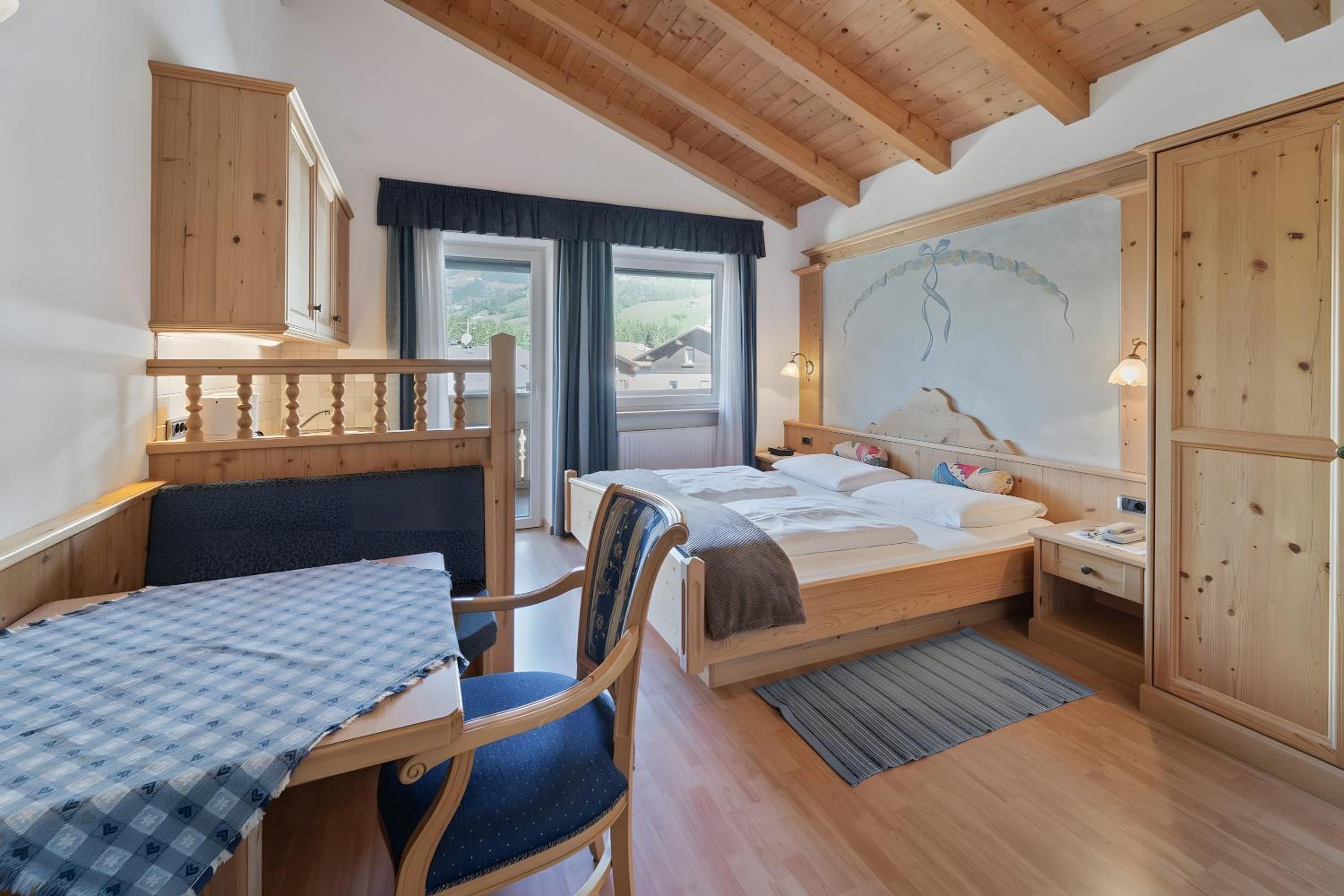 Superior One-Bedroom Apartment with Balcony
