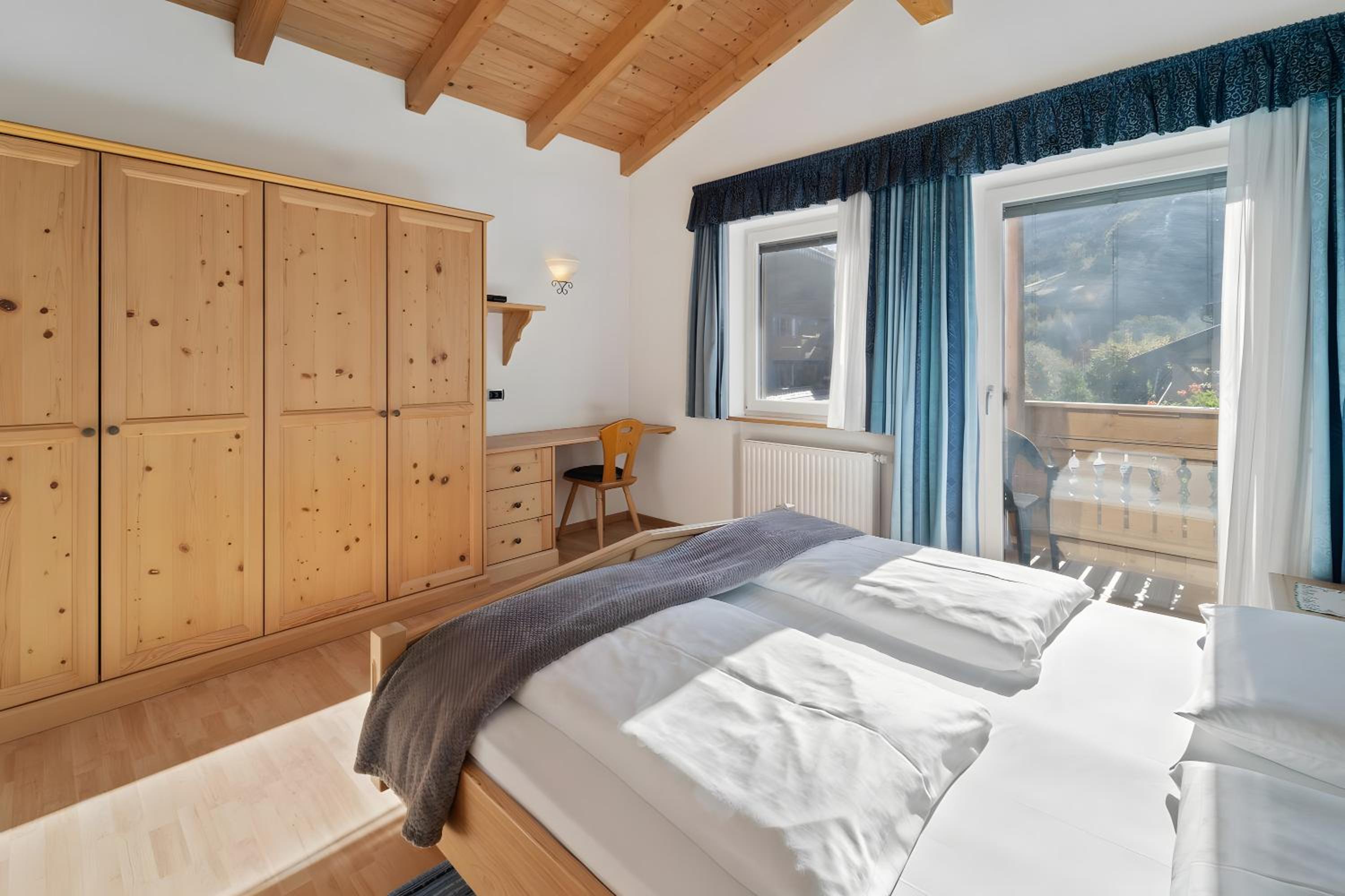 Superior One-Bedroom Apartment with Balcony
