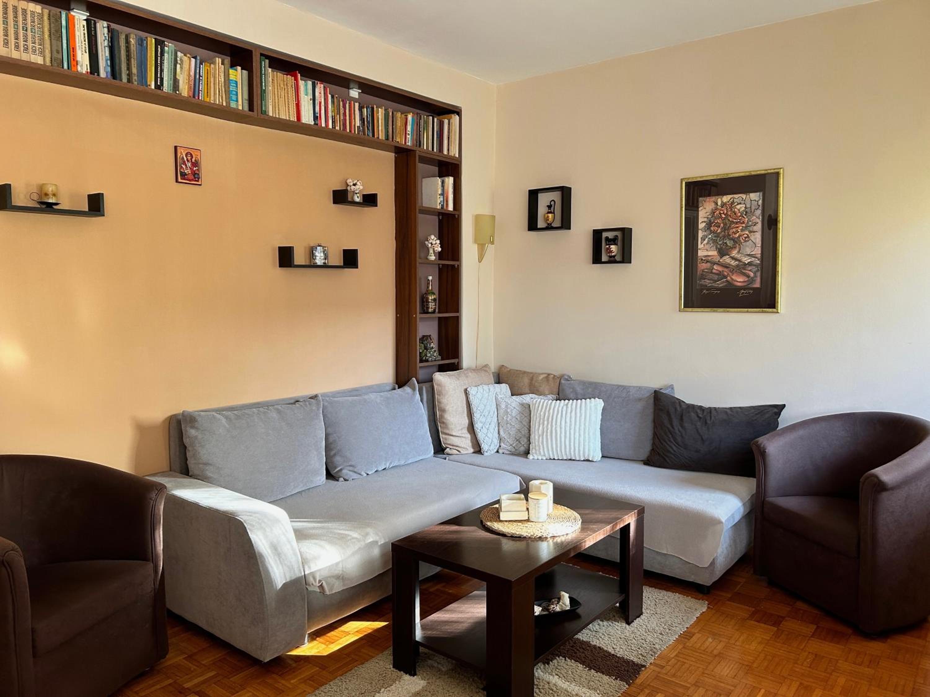 One-Bedroom Apartment