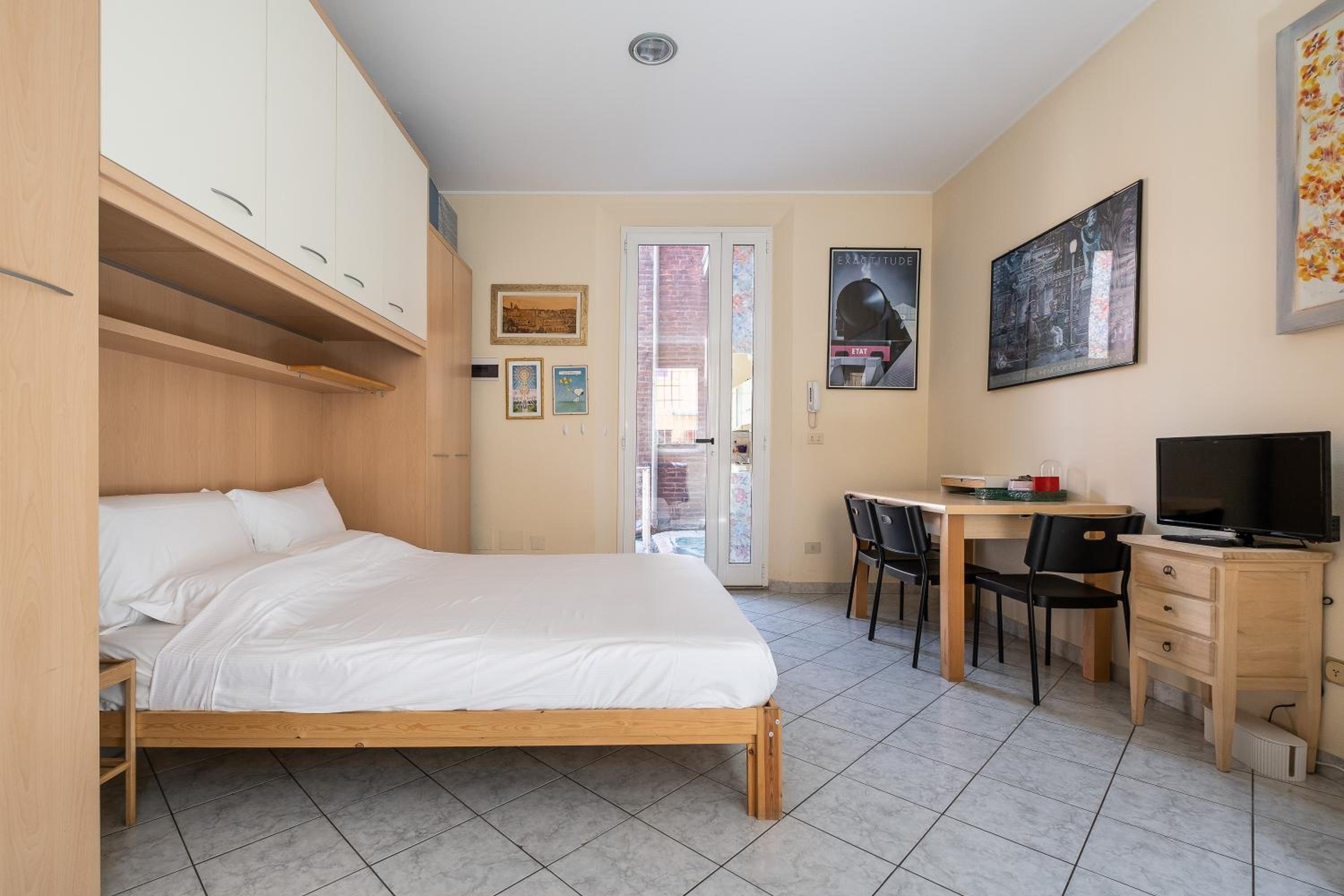 Studio Apartment