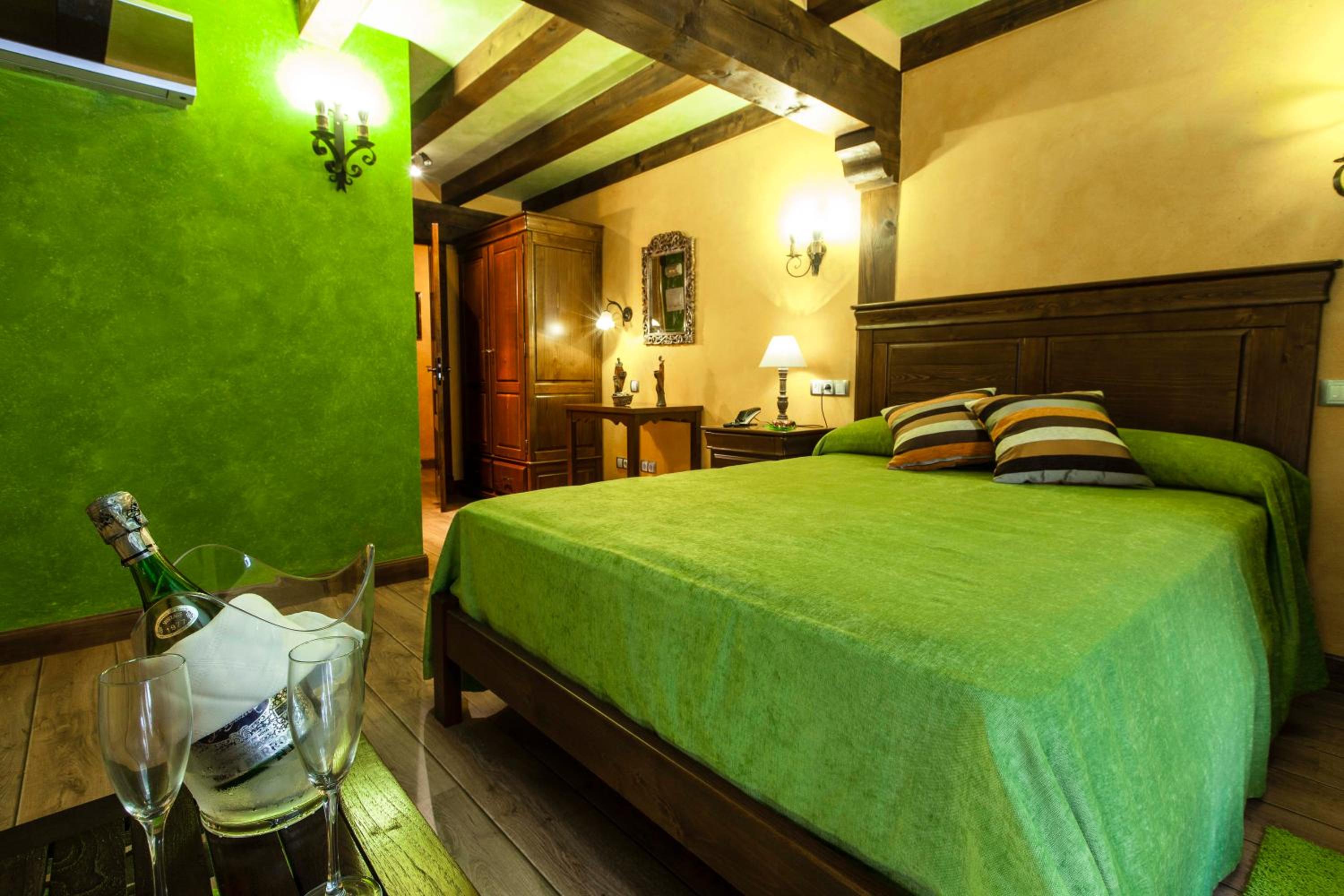 Habitación Doble con Bañera de Hidromasaje