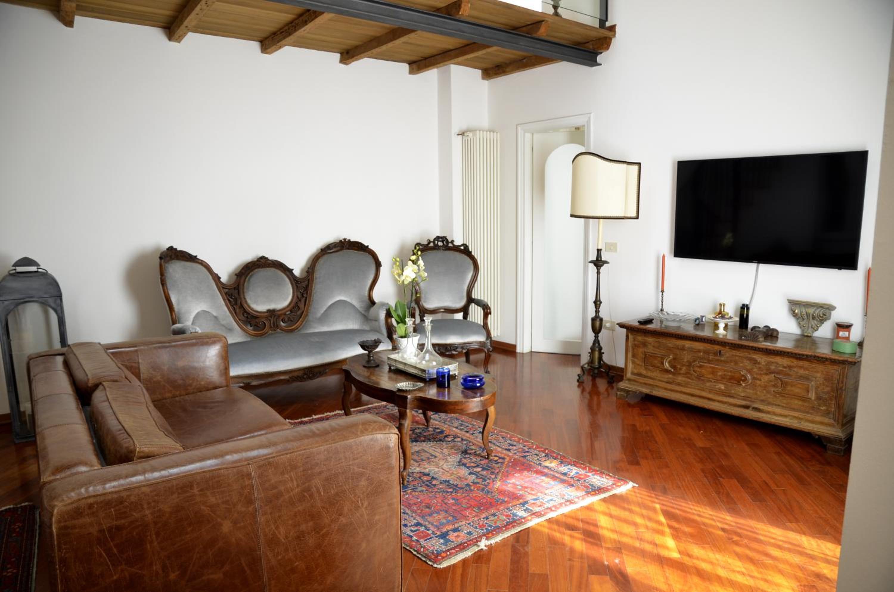 Two-Bedroom Apartment with Balcony and Terrace photo 2