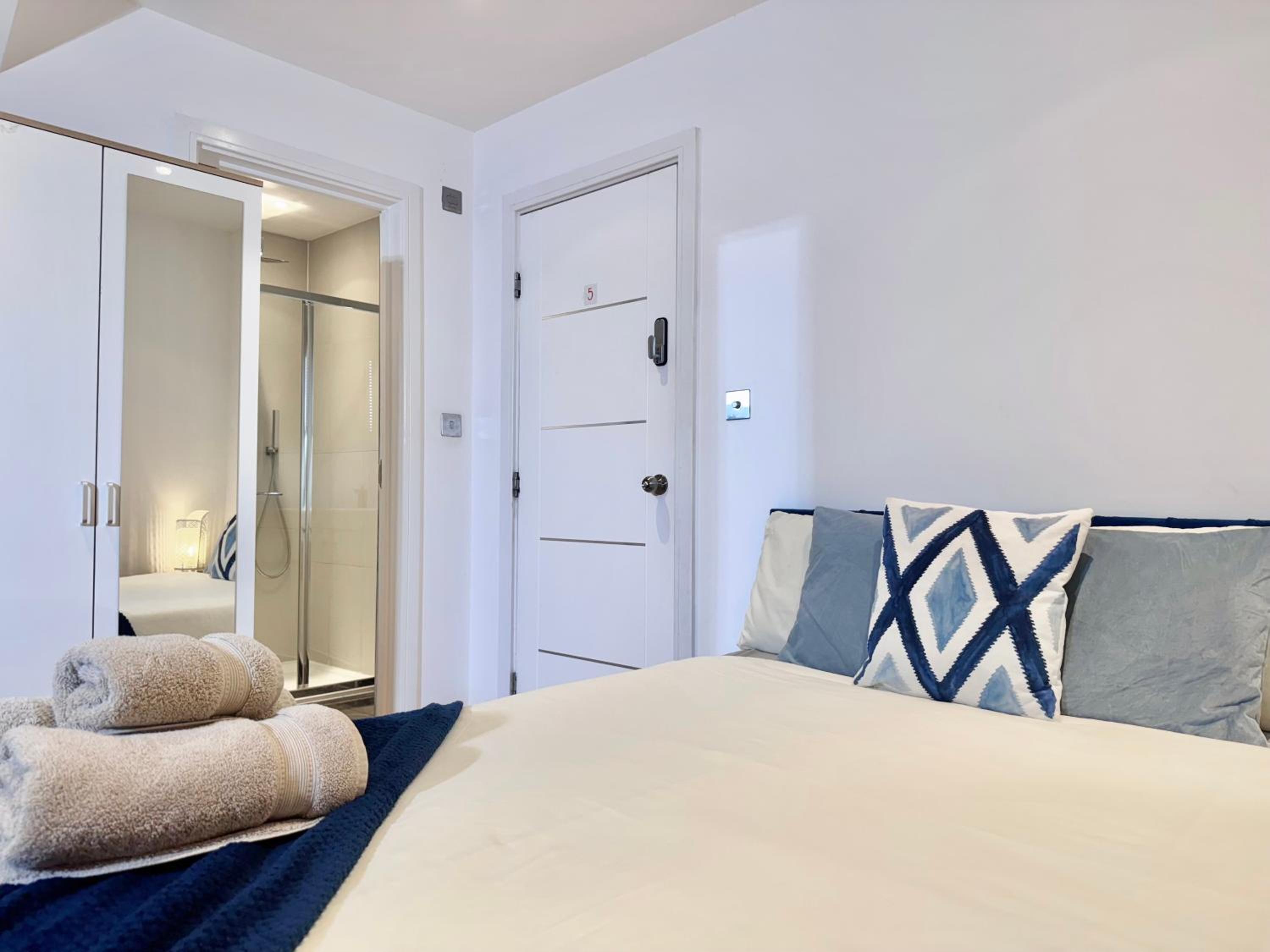 Deluxe Double Room photo 2