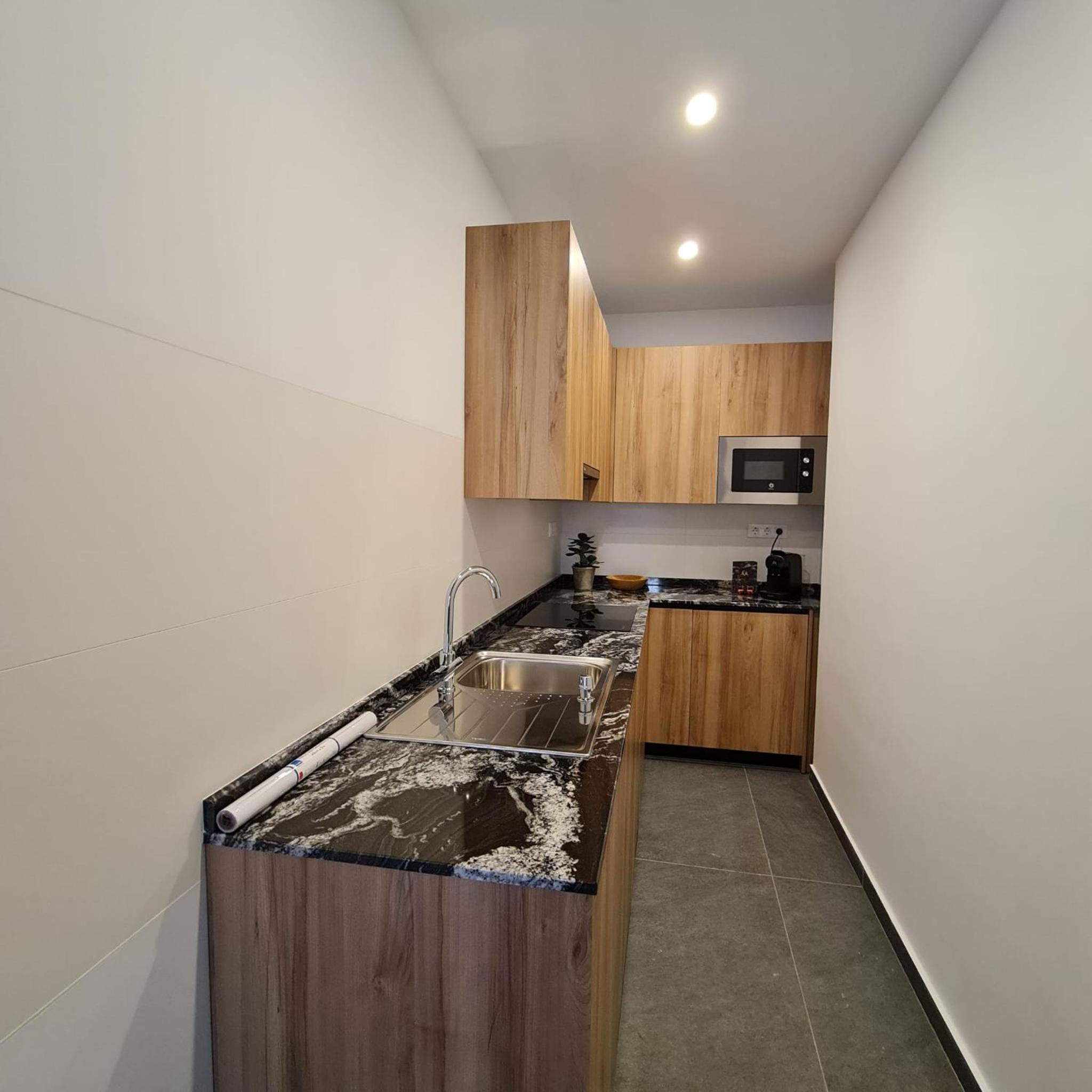 One-Bedroom Apartment photo 2