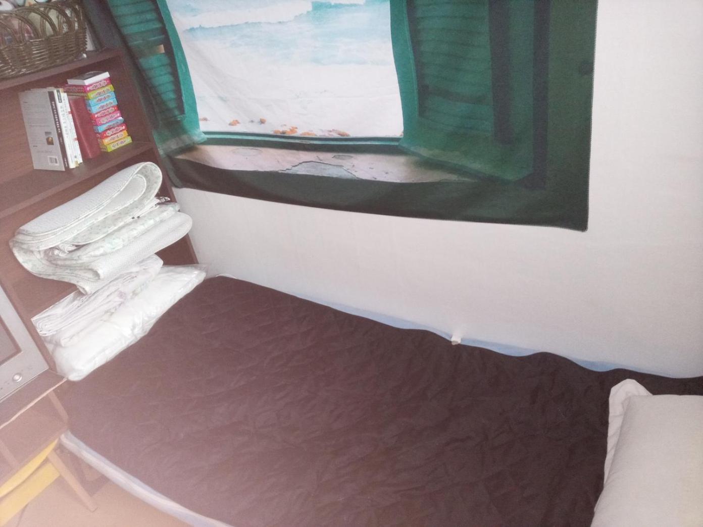 Small Single Room photo 3