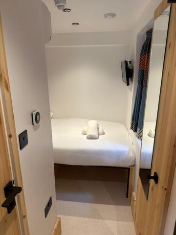 Lower Ground Economy Double Bed photo 2