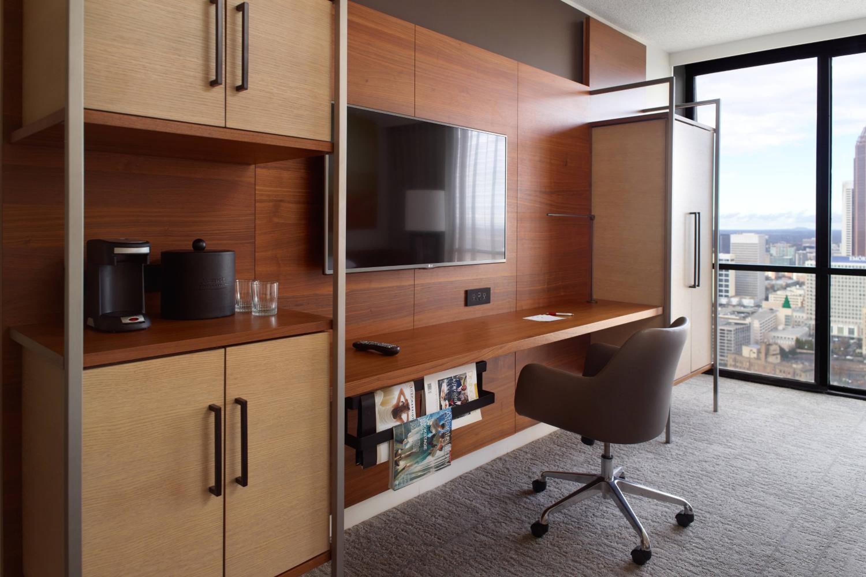 Room with 2 Double Beds and City View