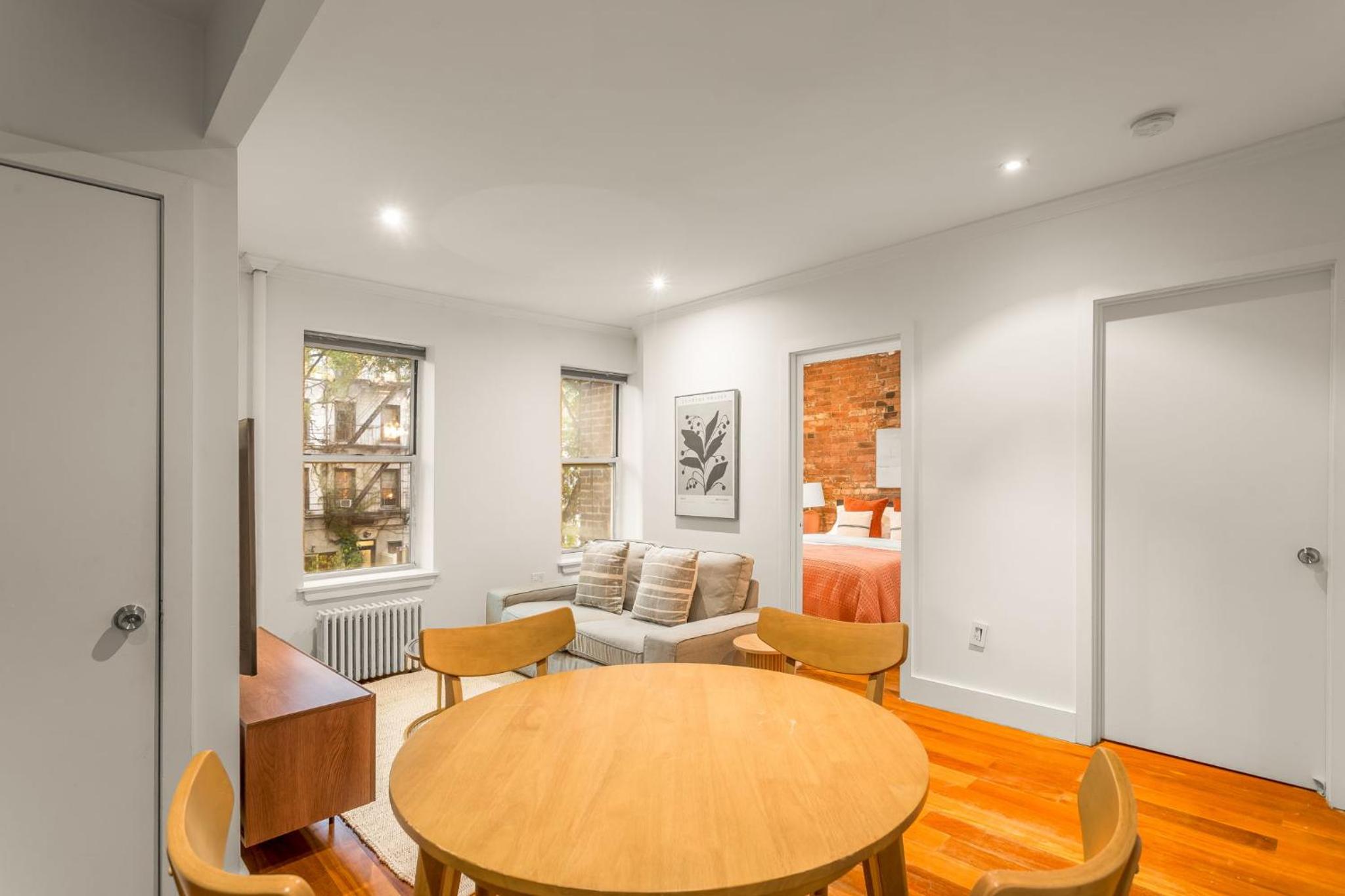 Three-Bedroom Apartment photo 1