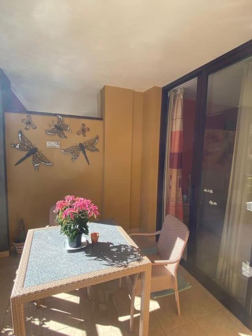 One-Bedroom Apartment with Ocean View photo 2