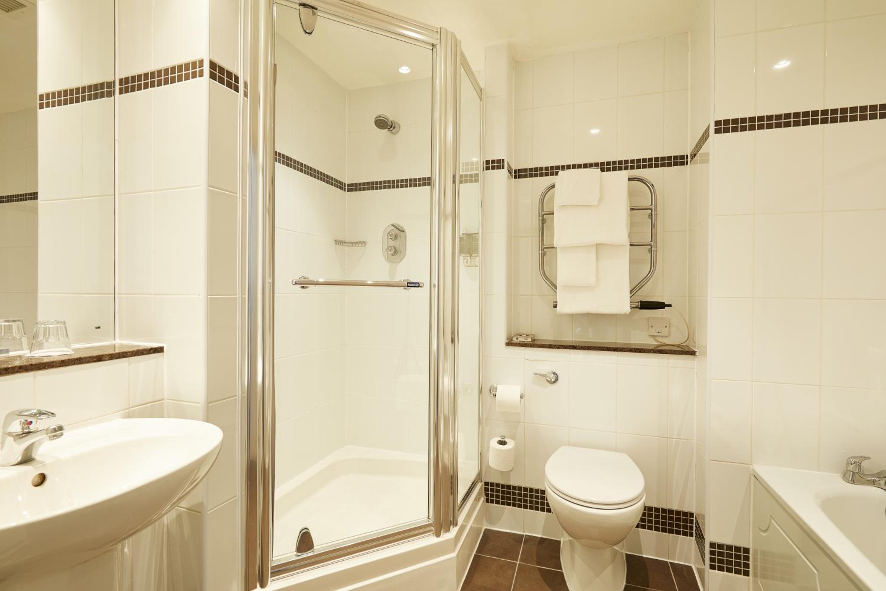 Standard Double Room - Photo 4