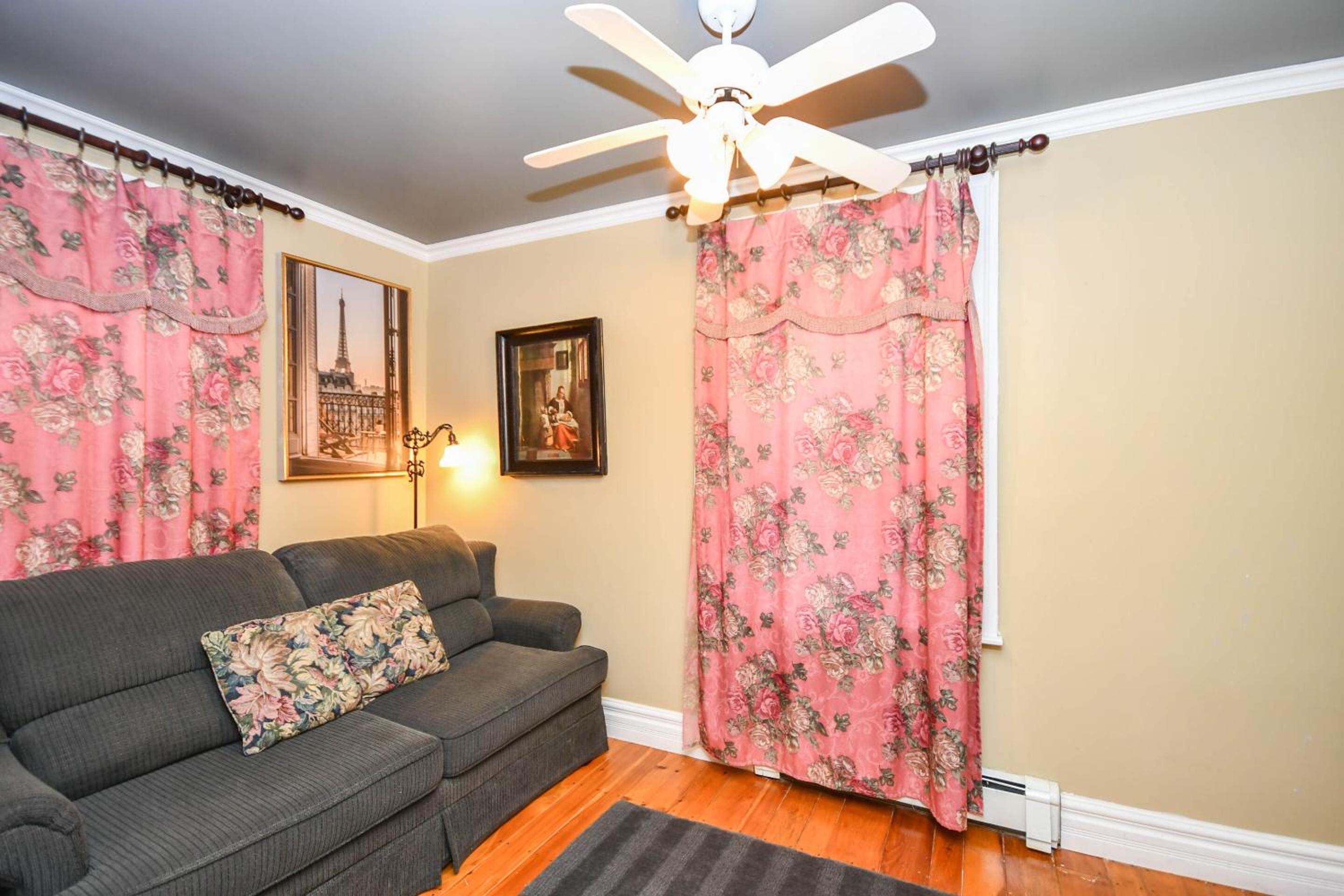 Deluxe Suite - Photo 12