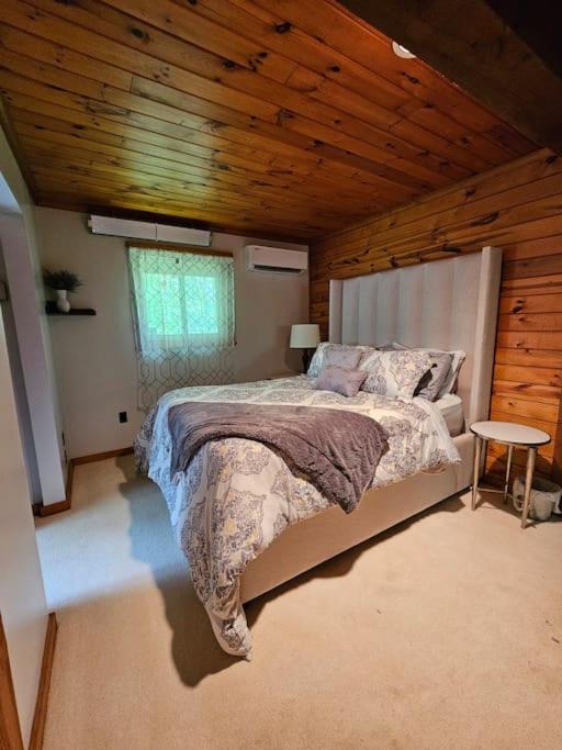 One-Bedroom House photo 1