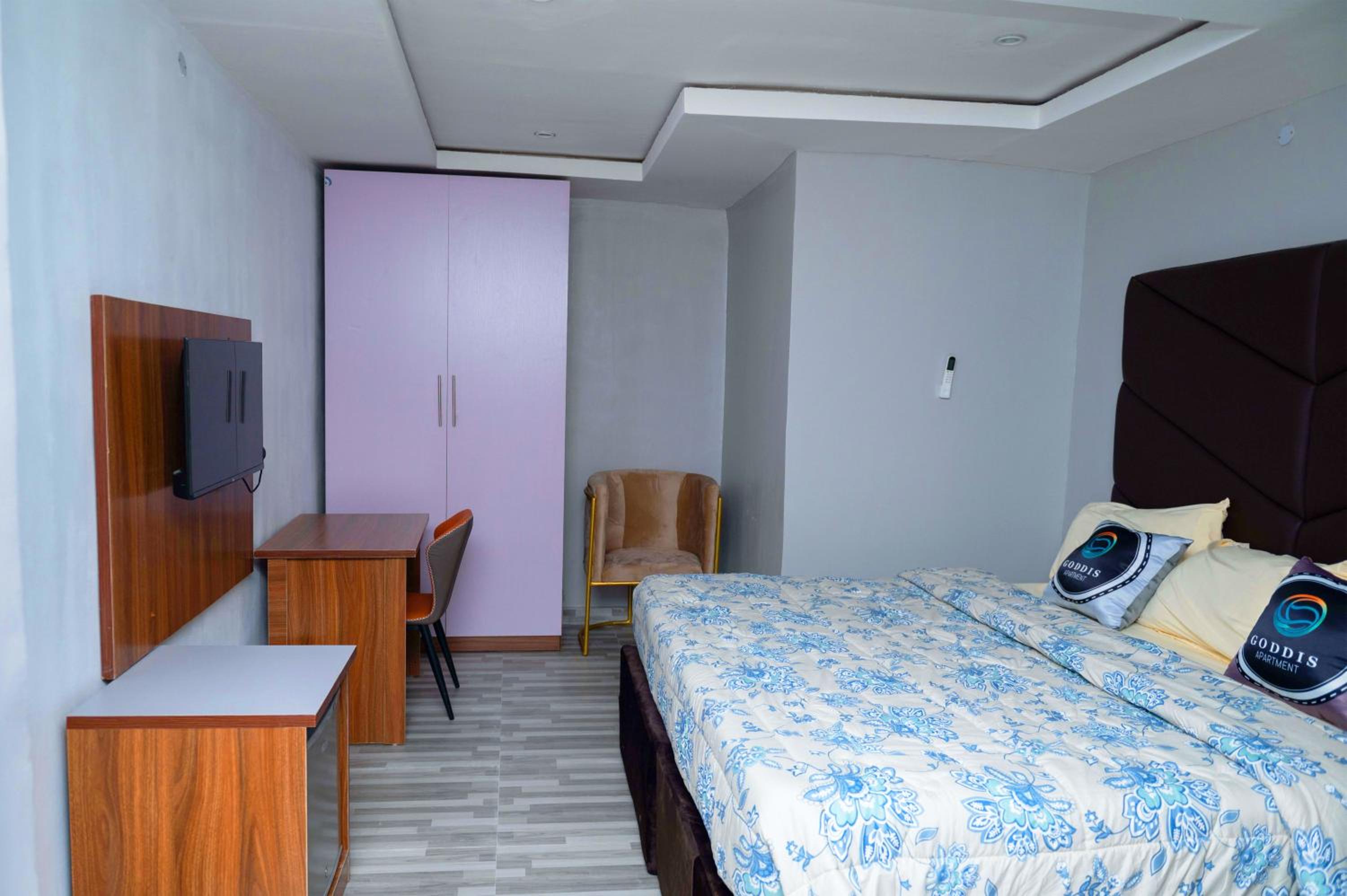 Deluxe One-Bedroom Apartment with Garden View photo 1