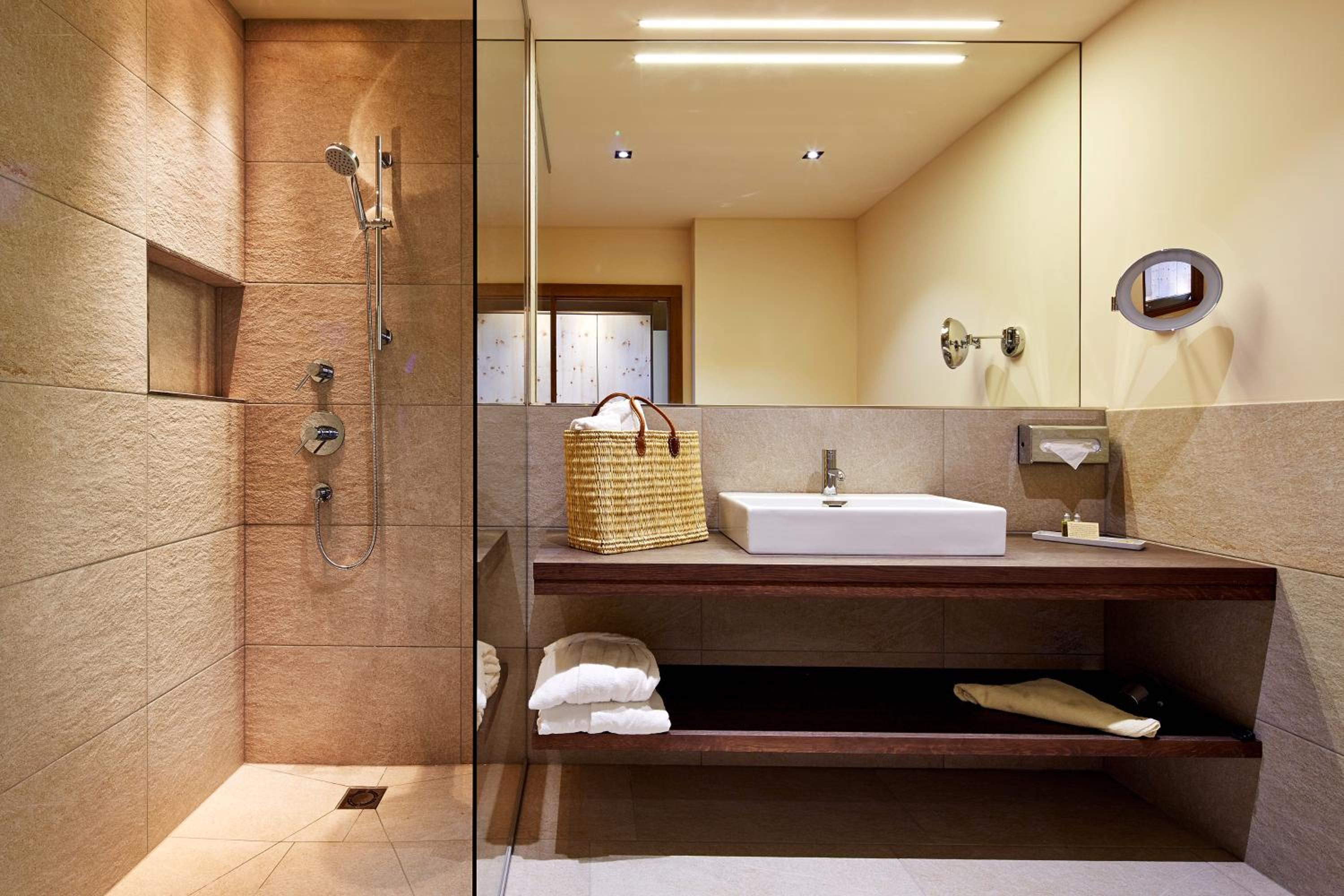 Junior Suite with Garden View - Photo 2