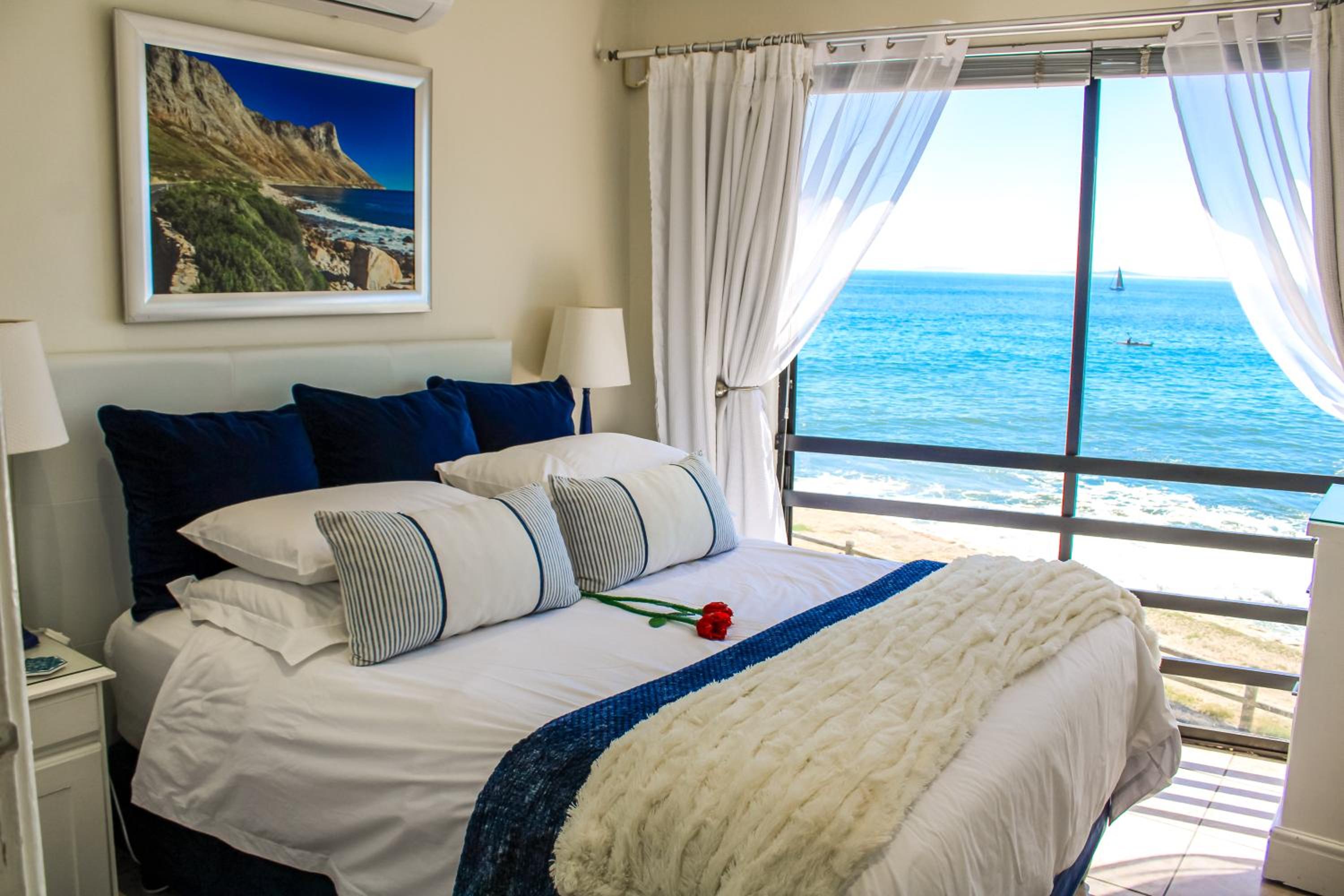 One Bedroom Apartment with Sea View