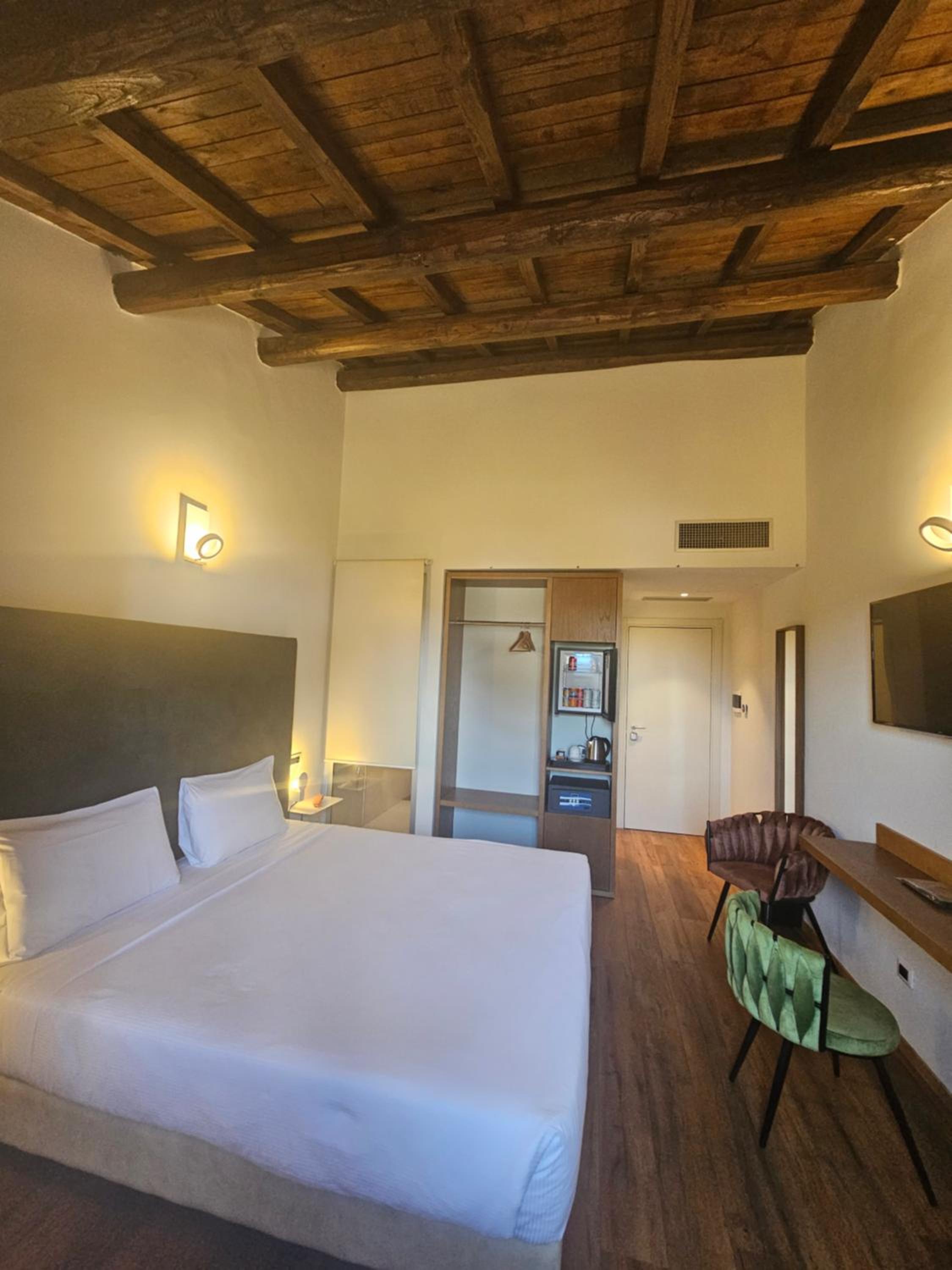 Classic Double or Twin Room - Photo 4