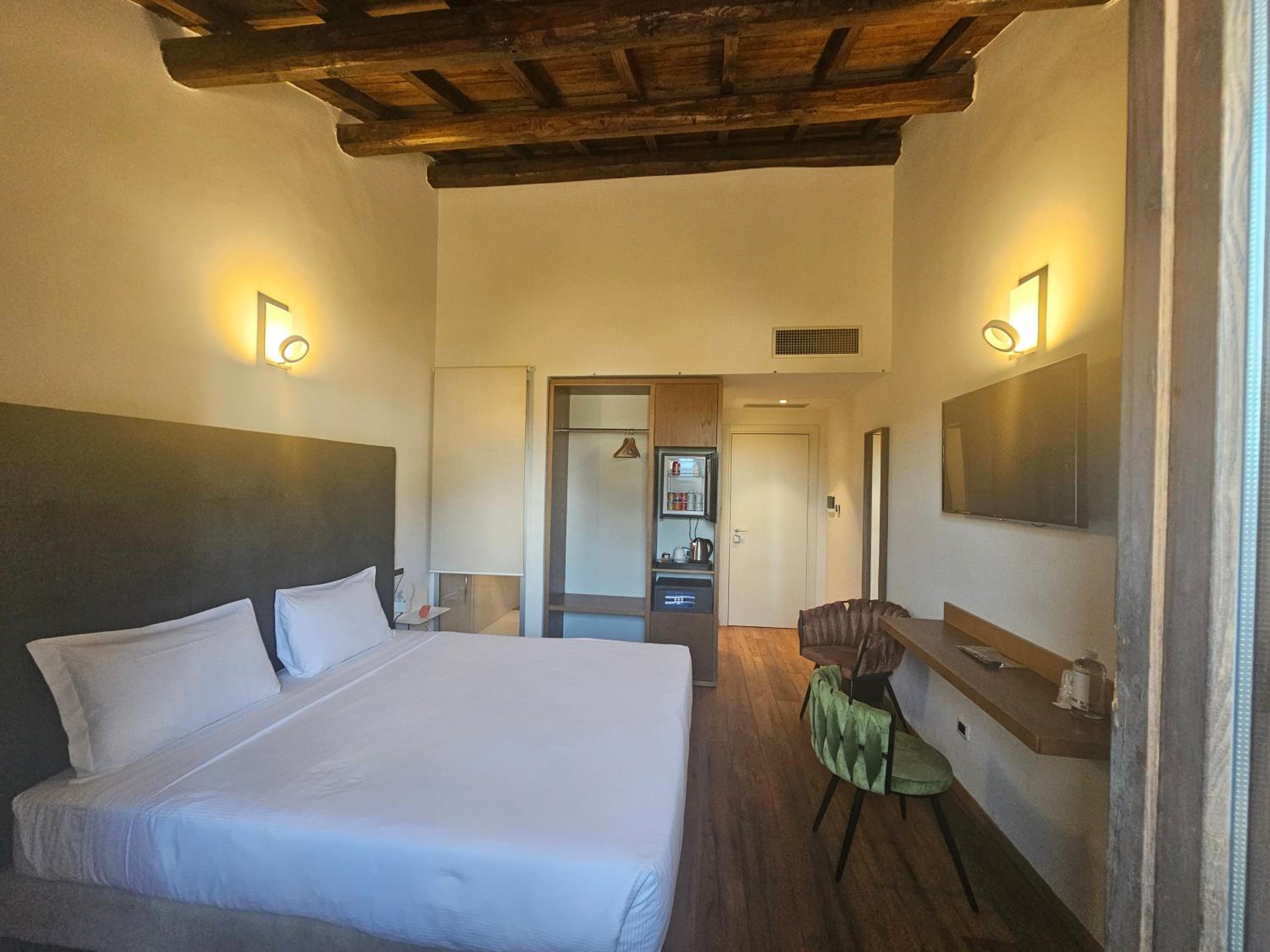 Classic Double or Twin Room - Photo 2